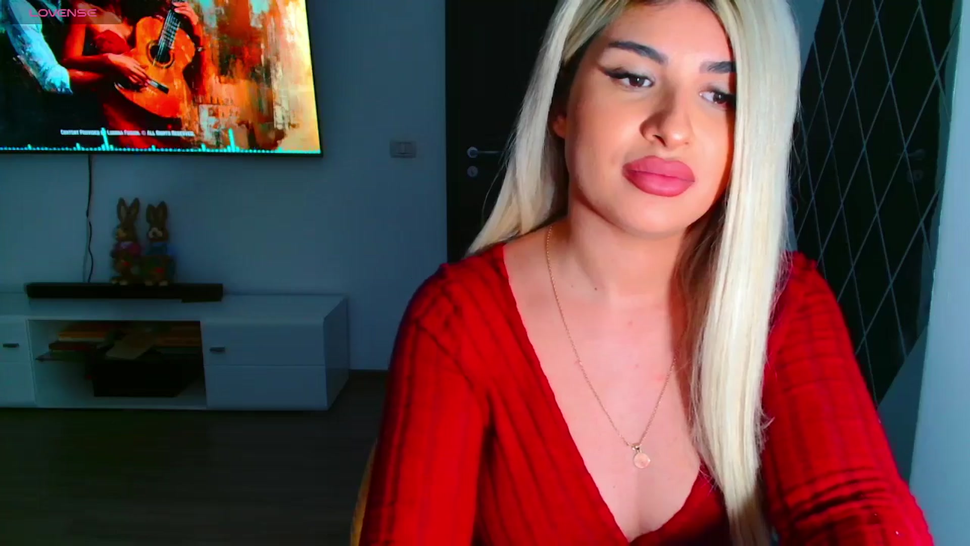 Gallery image thumbnail from Candy1's myfreecams stream on, 03/27/2025, 22:19 image 17 of 20