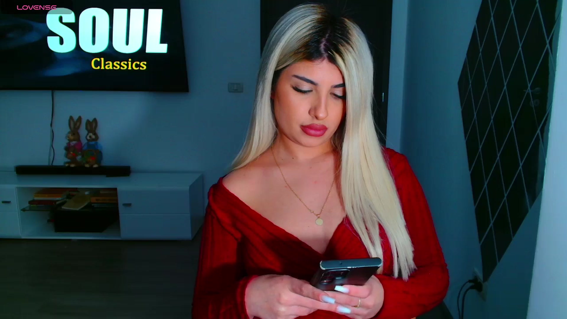 Gallery image thumbnail from Candy1's myfreecams stream on, 03/27/2025, 22:19 image 14 of 20