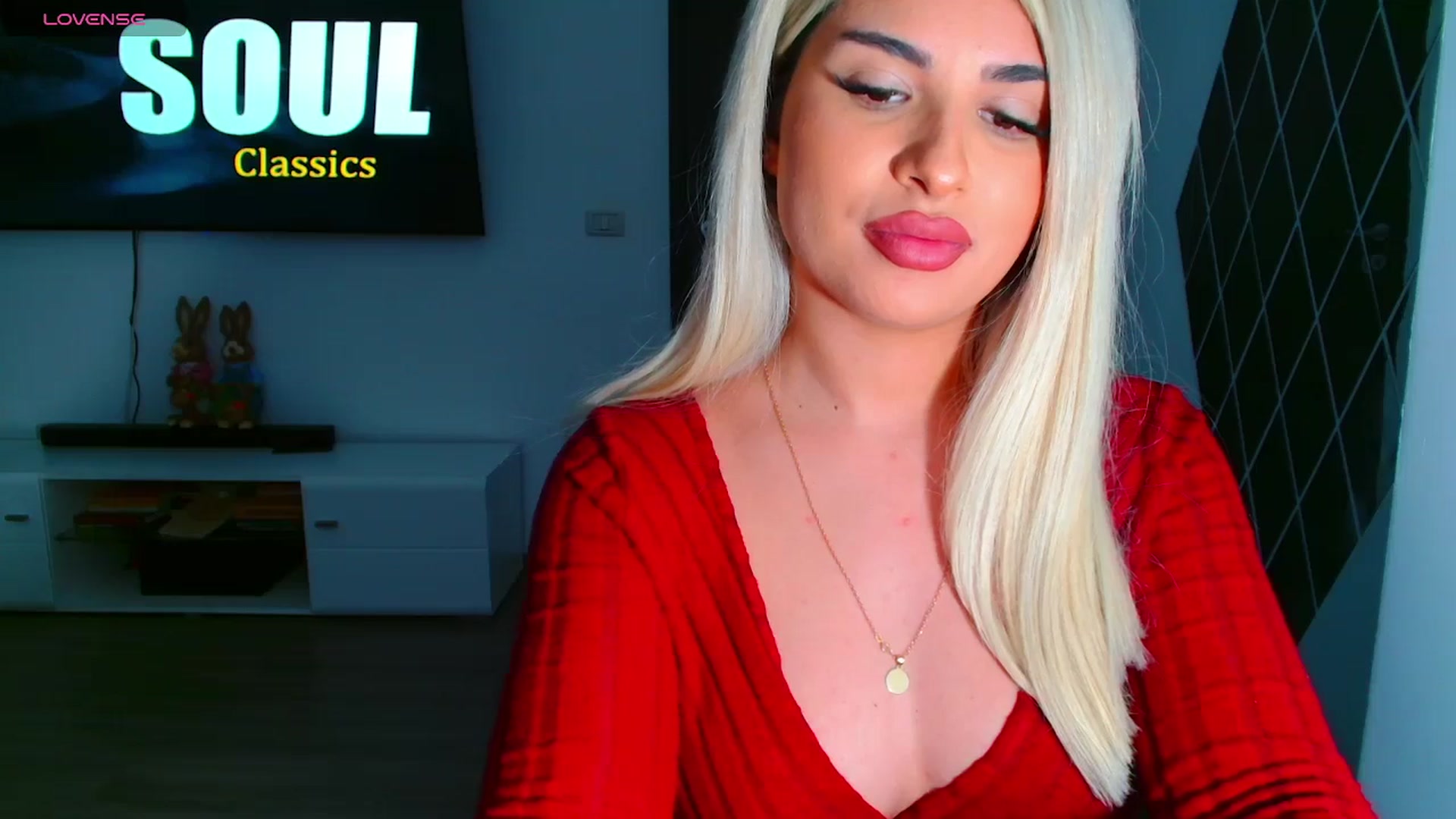 Gallery image thumbnail from Candy1's myfreecams stream on, 03/27/2025, 22:19 image 12 of 20