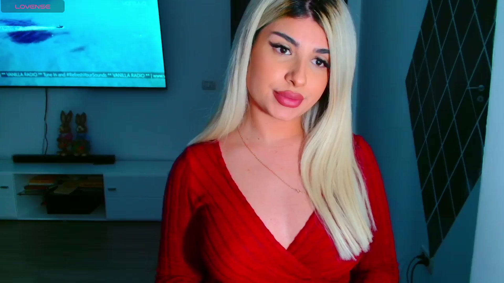 Gallery image thumbnail from Candy1's myfreecams stream on, 03/27/2025, 22:19 image 4 of 20