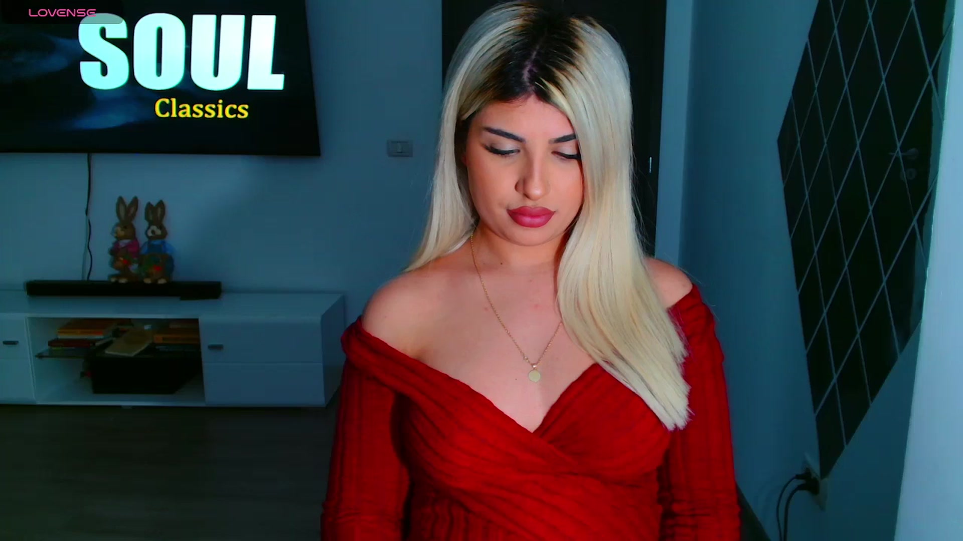 Gallery image thumbnail from Candy1's myfreecams stream on, 03/27/2025, 22:19 image 13 of 20
