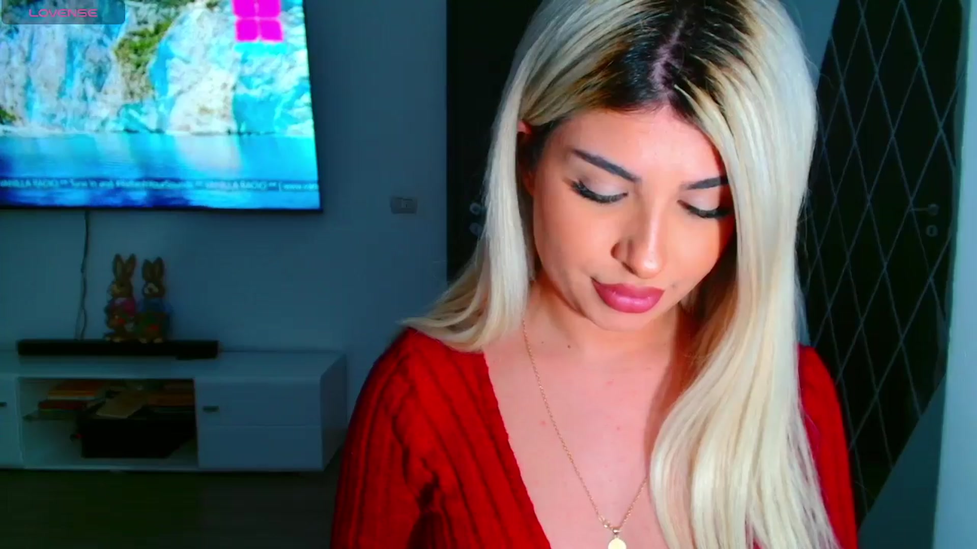 Gallery image thumbnail from Candy1's myfreecams stream on, 03/27/2025, 22:19 image 2 of 20