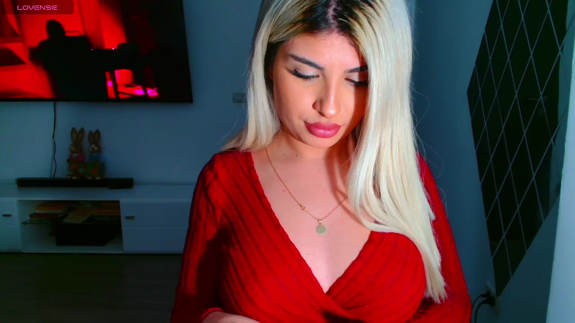 Gallery image thumbnail from Candy1's myfreecams stream on, 03/28/2025, 24:13 image 13 of 20