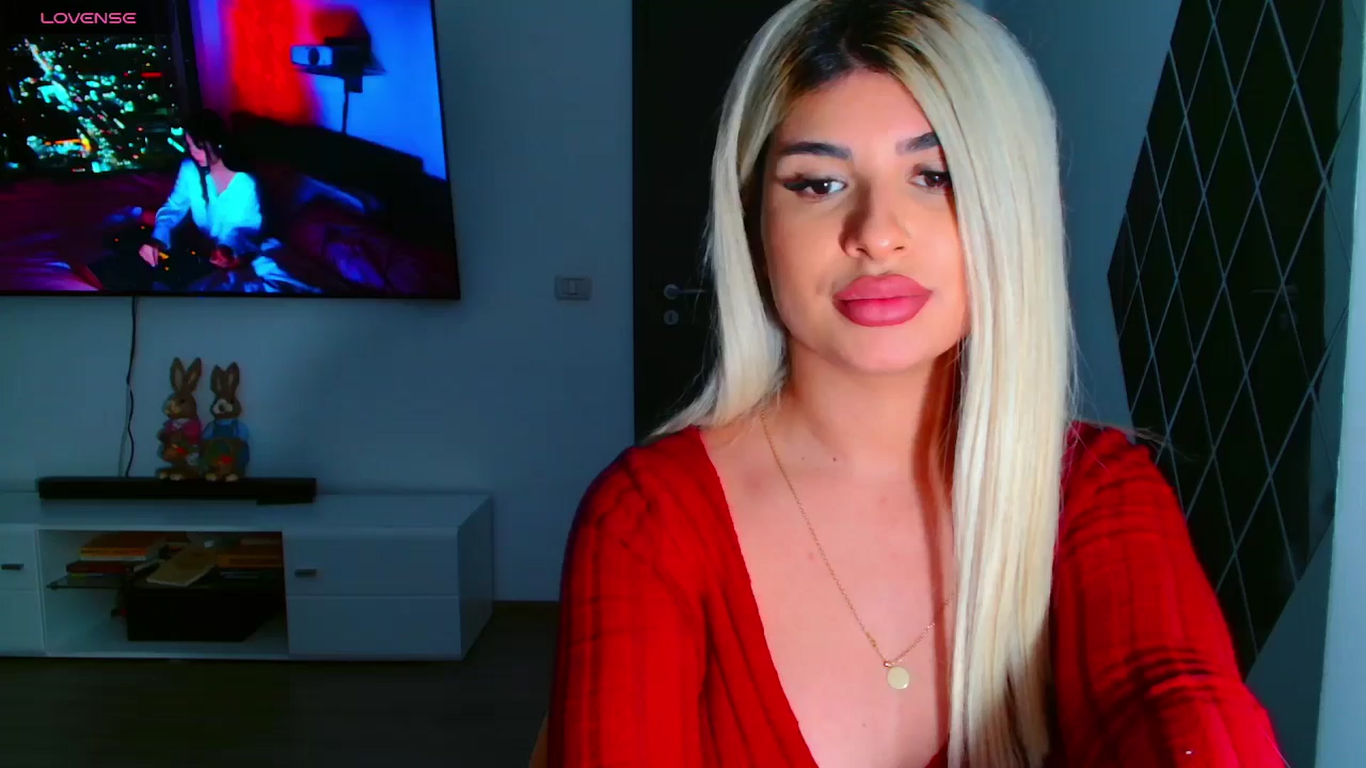 Gallery image thumbnail from Candy1's myfreecams stream on, 03/28/2025, 24:13 image 20 of 20