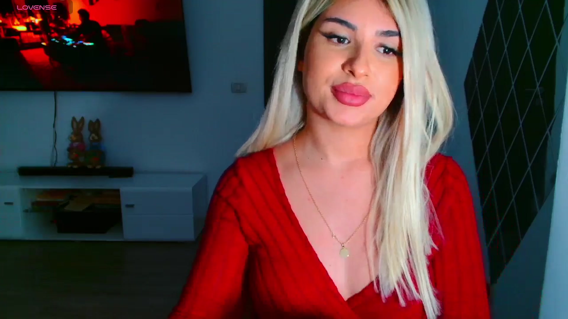 Gallery image thumbnail from Candy1's myfreecams stream on, 03/28/2025, 24:13 image 9 of 20