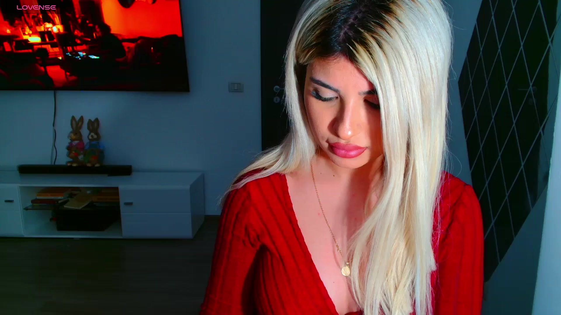 Gallery image thumbnail from Candy1's myfreecams stream on, 03/28/2025, 24:13 image 10 of 20