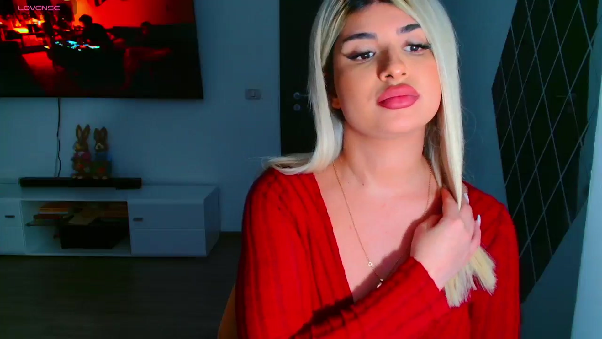Gallery image thumbnail from Candy1's myfreecams stream on, 03/28/2025, 24:13 image 7 of 20