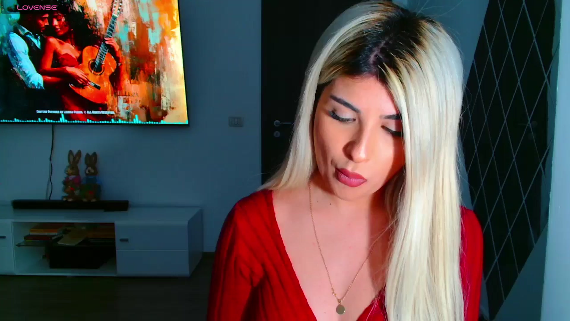 Gallery image thumbnail from Candy1's myfreecams stream on, 03/28/2025, 24:13 image 1 of 20