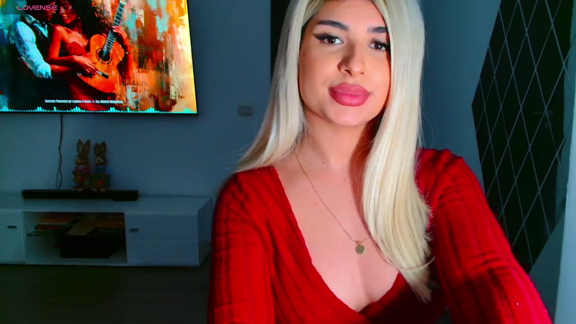 Gallery image thumbnail from Candy1's myfreecams stream on, 03/28/2025, 24:13 image 2 of 20