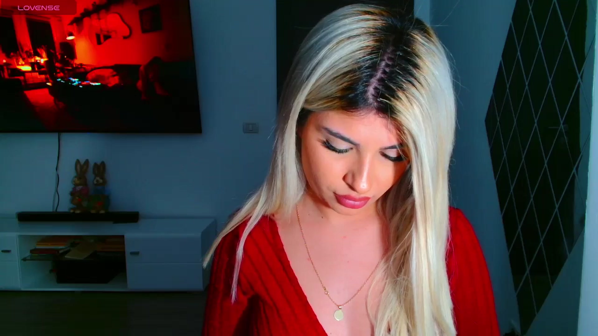 Gallery image thumbnail from Candy1's myfreecams stream on, 03/28/2025, 24:13 image 12 of 20