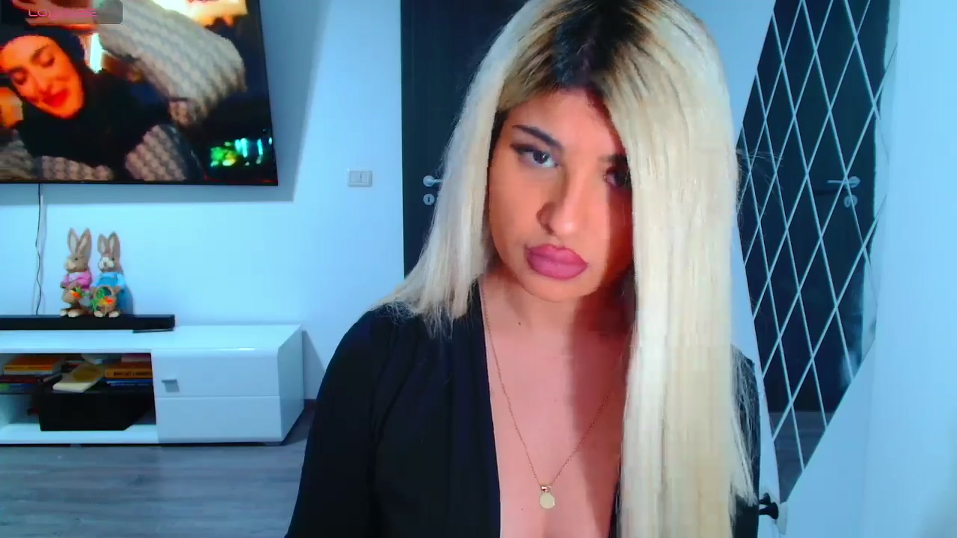 Gallery image thumbnail from Candy1's myfreecams stream on, 03/28/2025, 17:46 image 13 of 20