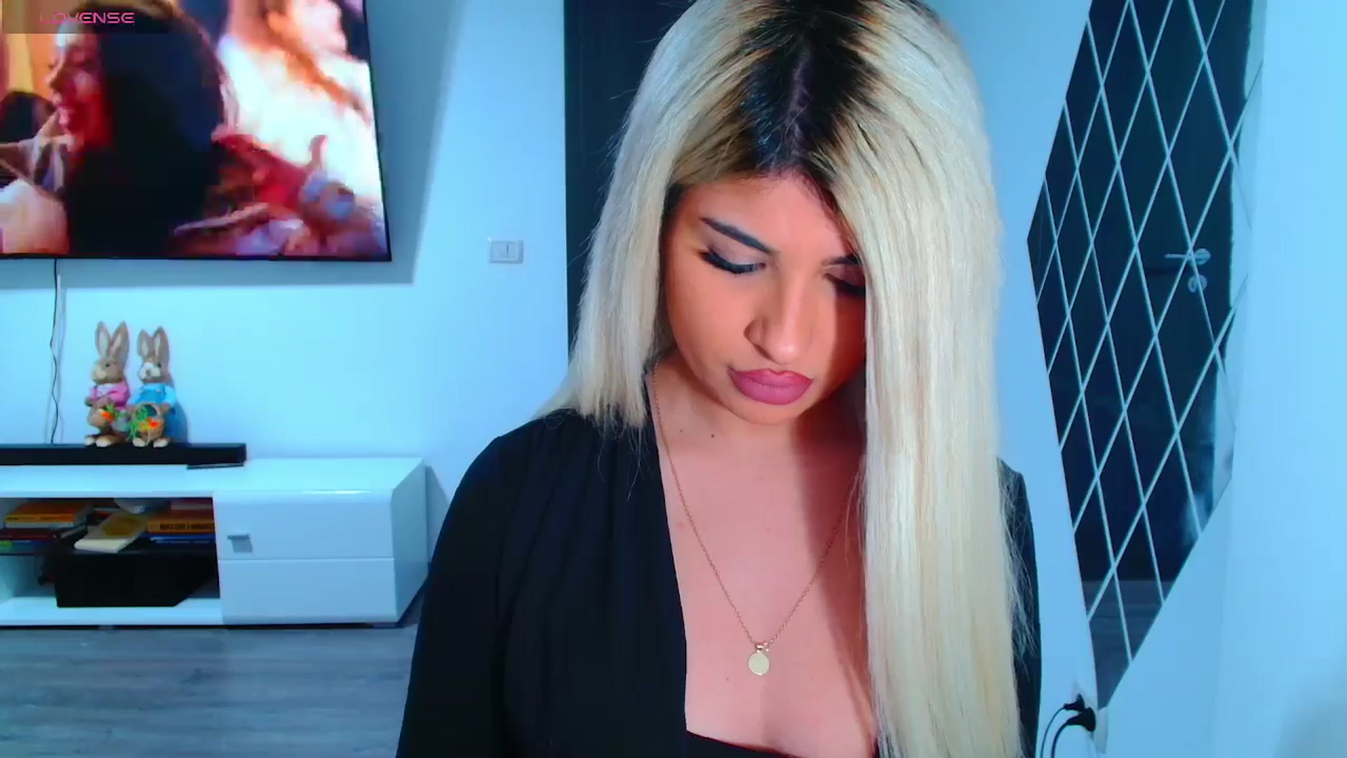 Gallery image thumbnail from Candy1's myfreecams stream on, 03/28/2025, 17:46 image 4 of 20