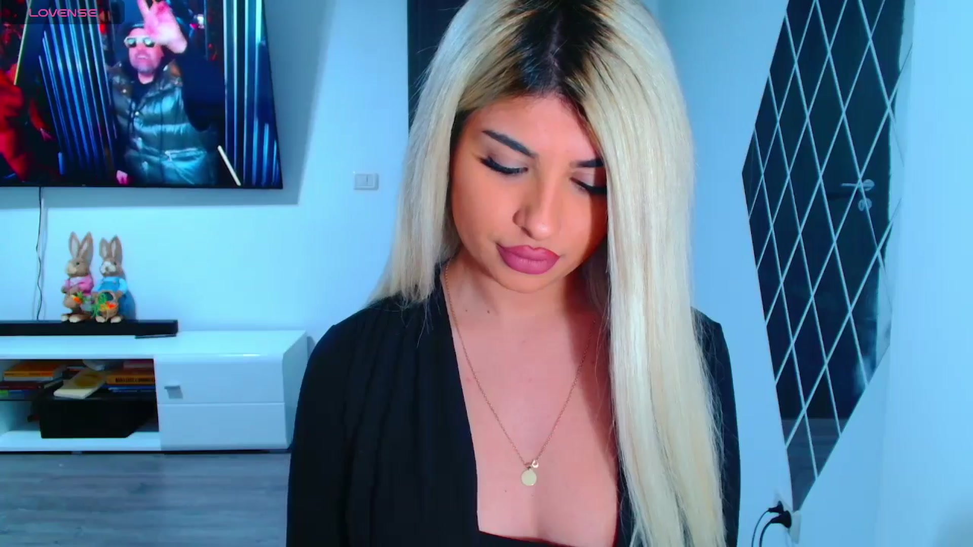 Gallery image thumbnail from Candy1's myfreecams stream on, 03/28/2025, 17:46 image 2 of 20