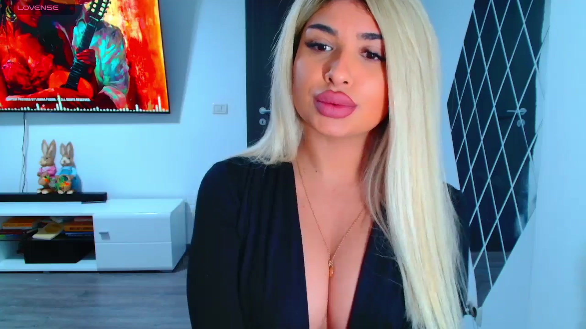 Gallery image thumbnail from Candy1's myfreecams stream on, 03/28/2025, 17:46 image 17 of 20