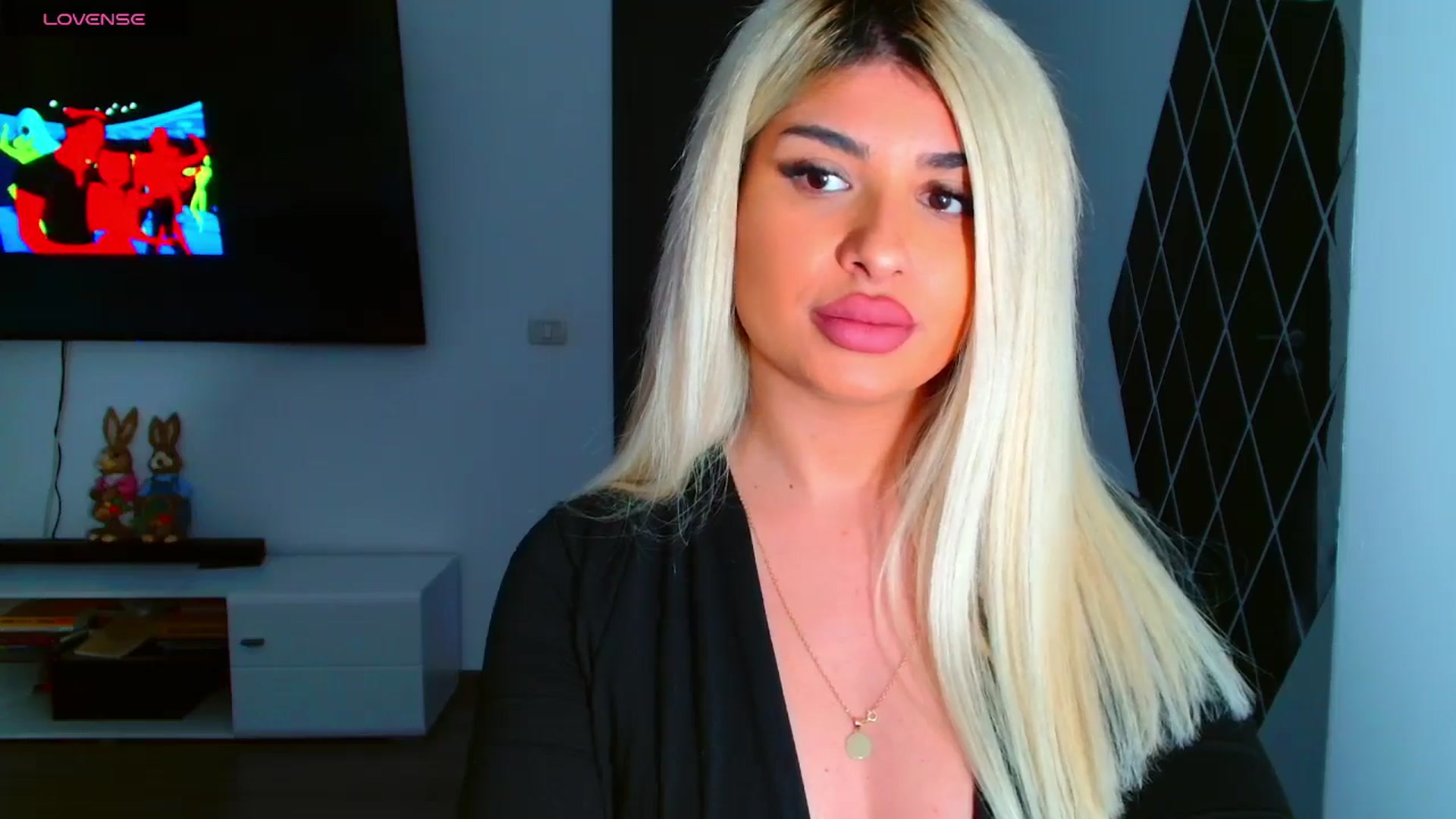 Gallery image thumbnail from Candy1's myfreecams stream on, 03/28/2025, 18:34 image 7 of 20