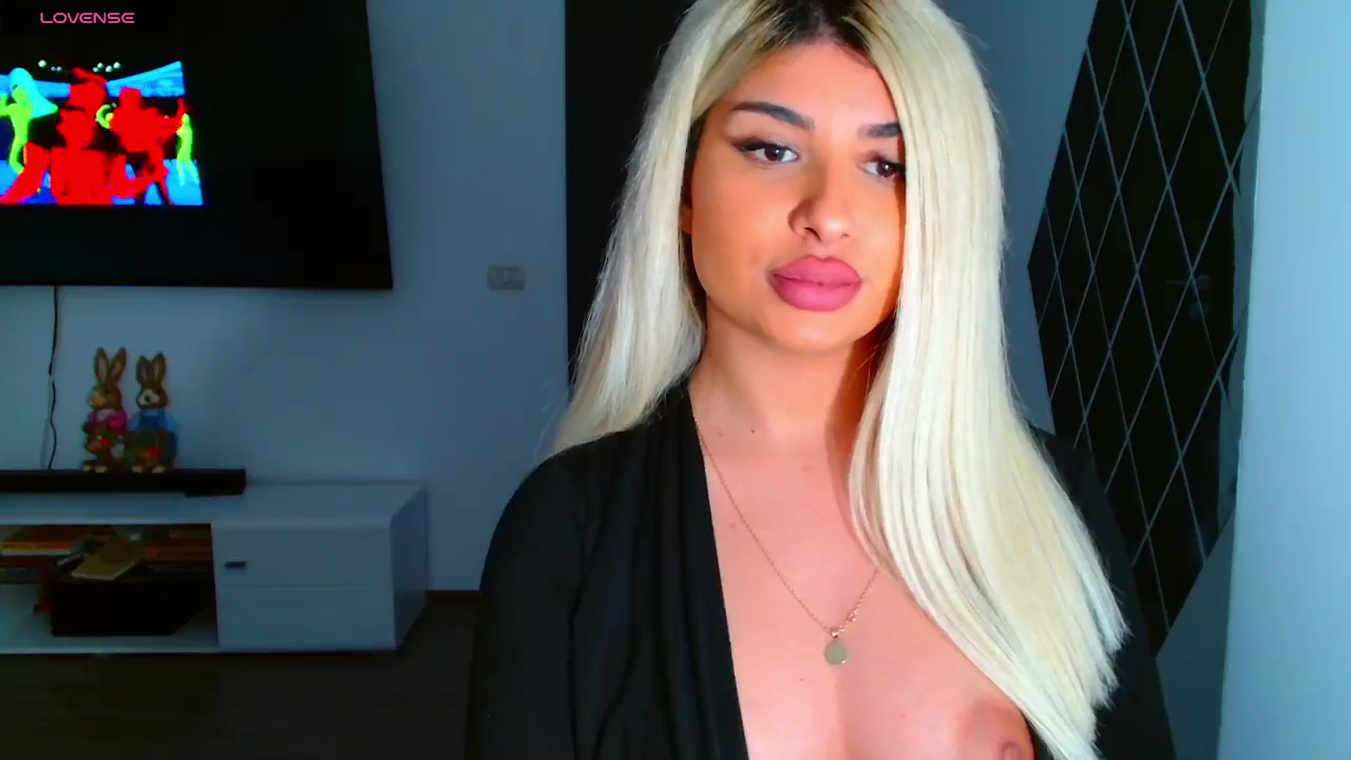 Gallery image thumbnail from Candy1's myfreecams stream on, 03/28/2025, 18:34 image 11 of 20