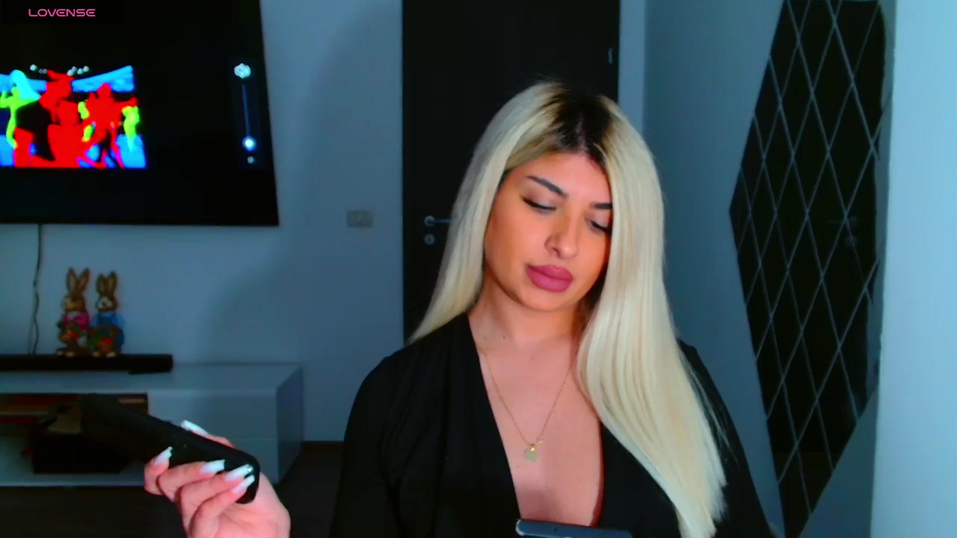 Gallery image thumbnail from Candy1's myfreecams stream on, 03/28/2025, 18:34 image 9 of 20