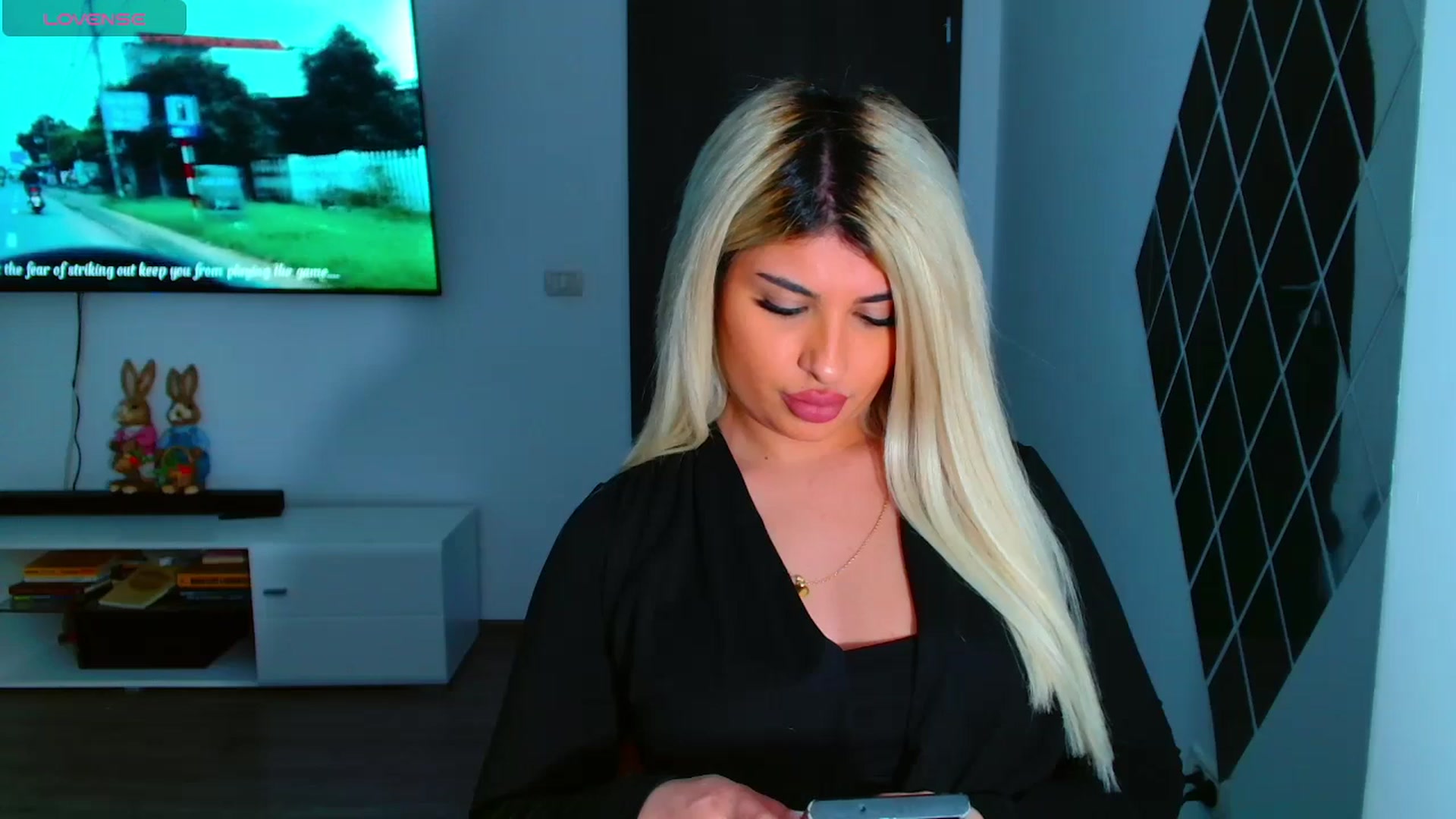 Gallery image thumbnail from Candy1's myfreecams stream on, 03/28/2025, 20:23 image 13 of 20