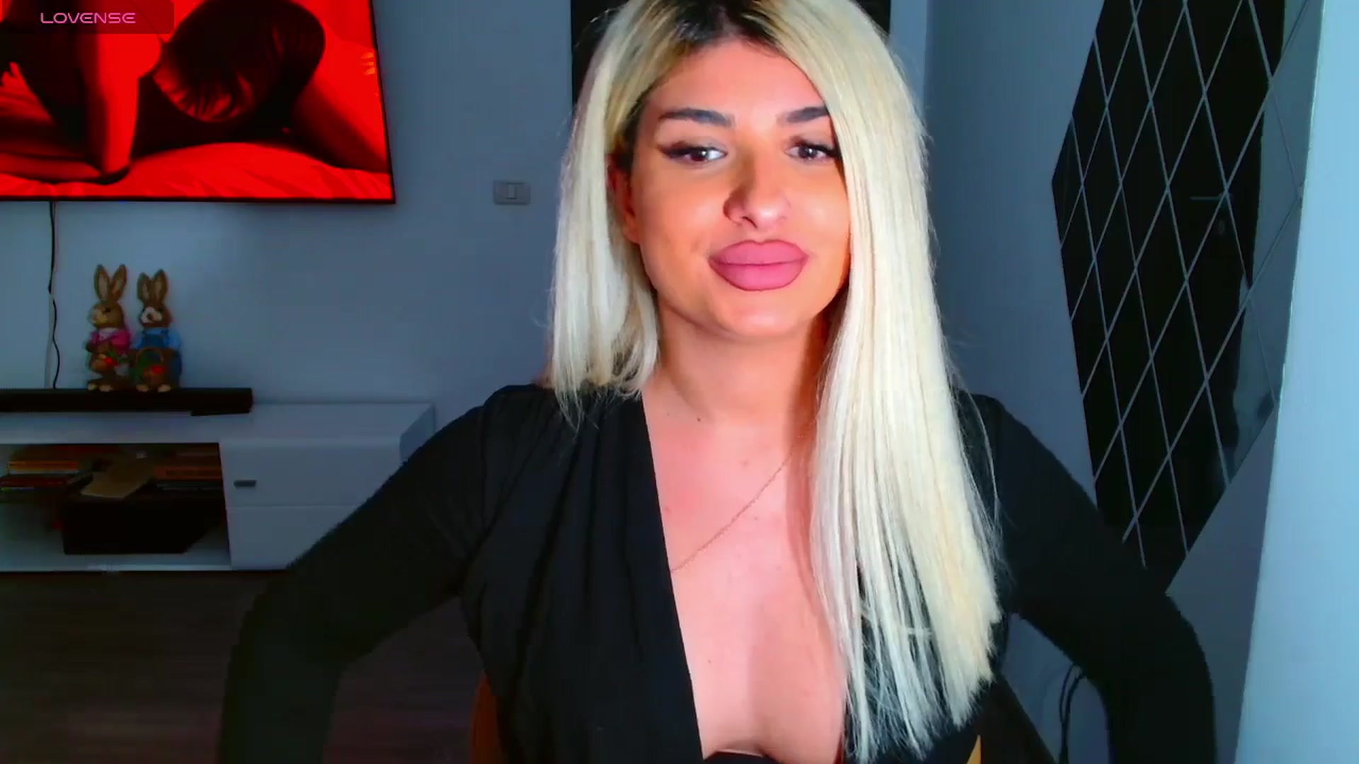 Gallery image thumbnail from Candy1's myfreecams stream on, 03/28/2025, 22:31 image 15 of 20