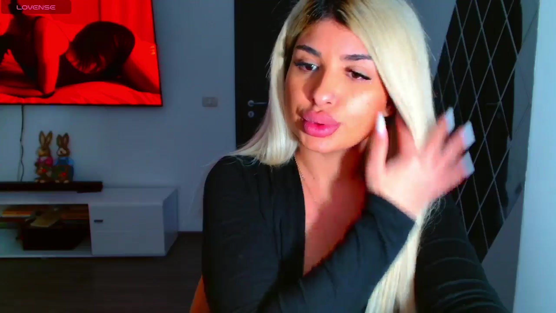 Gallery image thumbnail from Candy1's myfreecams stream on, 03/28/2025, 22:31 image 8 of 20