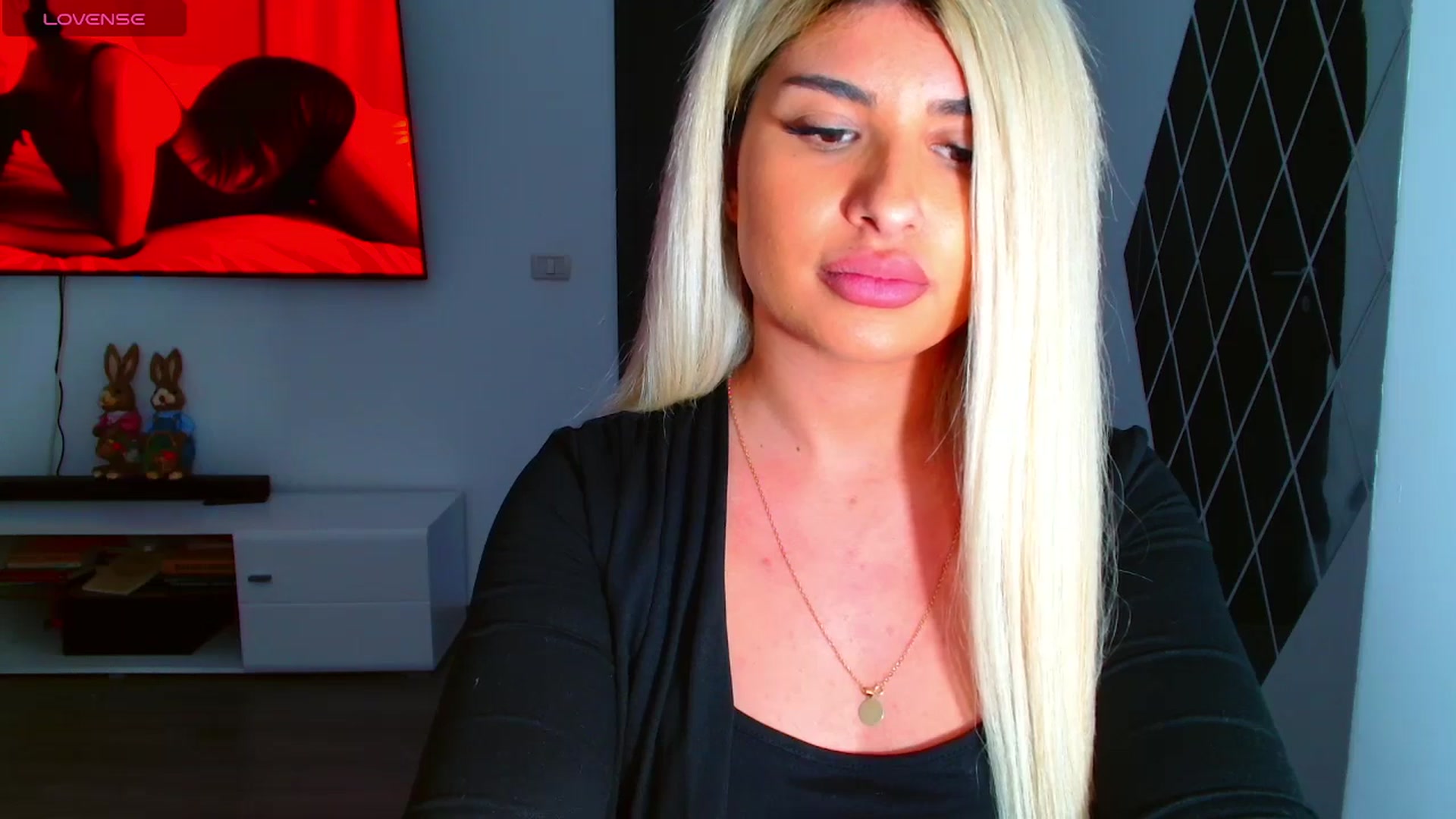 Gallery image thumbnail from Candy1's myfreecams stream on, 03/28/2025, 22:31 image 4 of 20