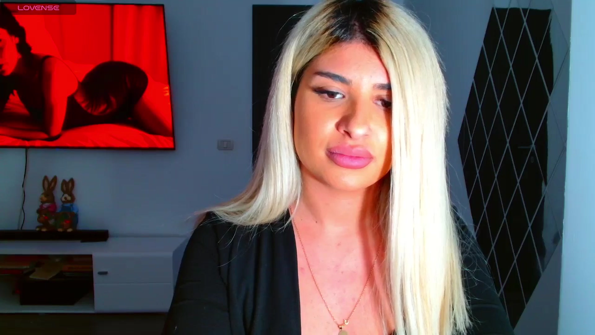 Gallery image thumbnail from Candy1's myfreecams stream on, 03/28/2025, 22:31 image 2 of 20