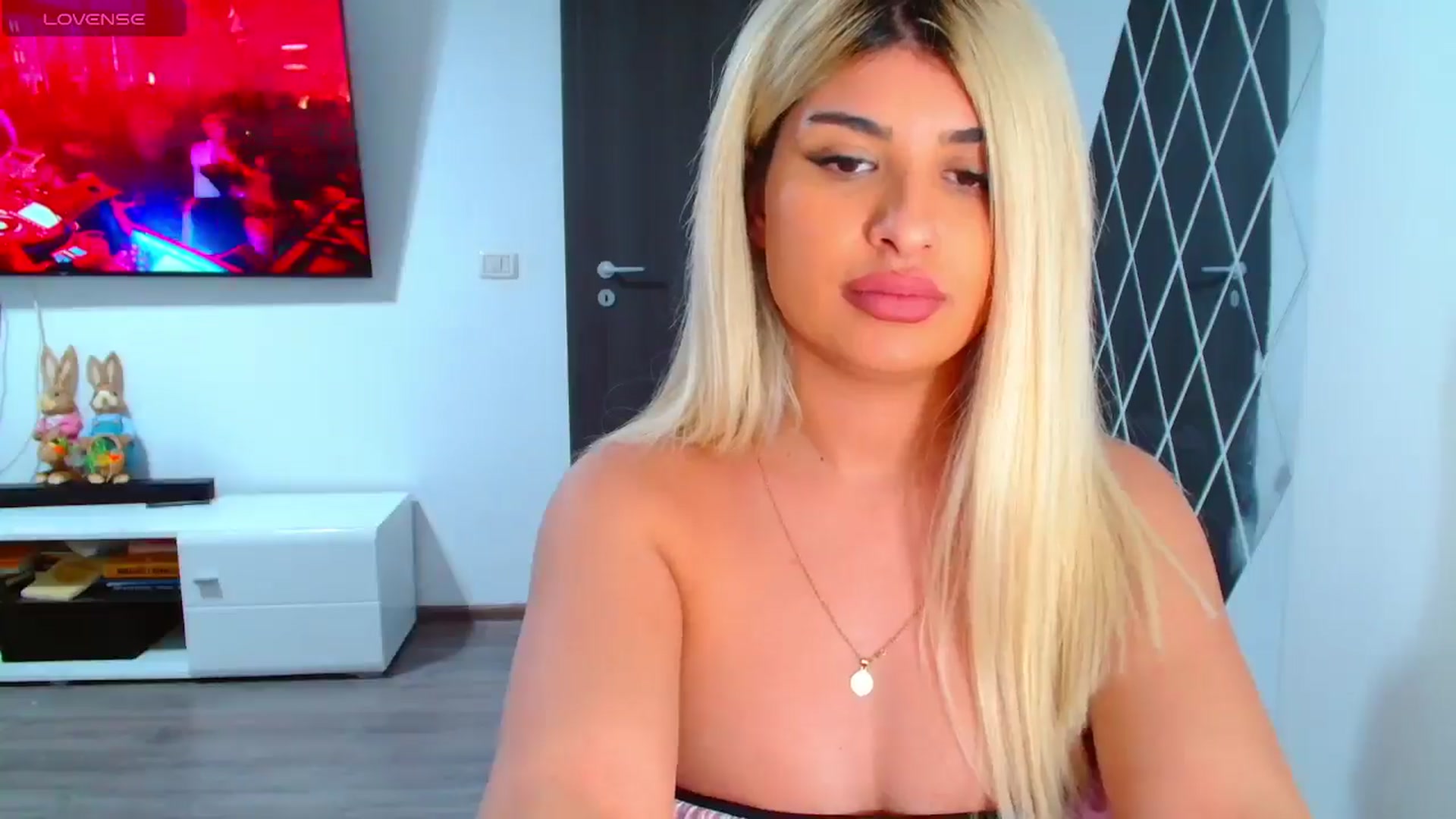 Gallery image thumbnail from Candy1's myfreecams stream on, 03/29/2025, 12:36 image 5 of 20