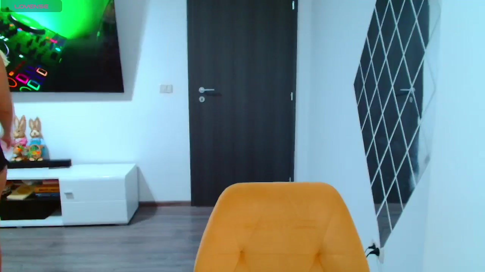 Gallery image thumbnail from Candy1's myfreecams stream on, 03/29/2025, 12:36 image 12 of 20