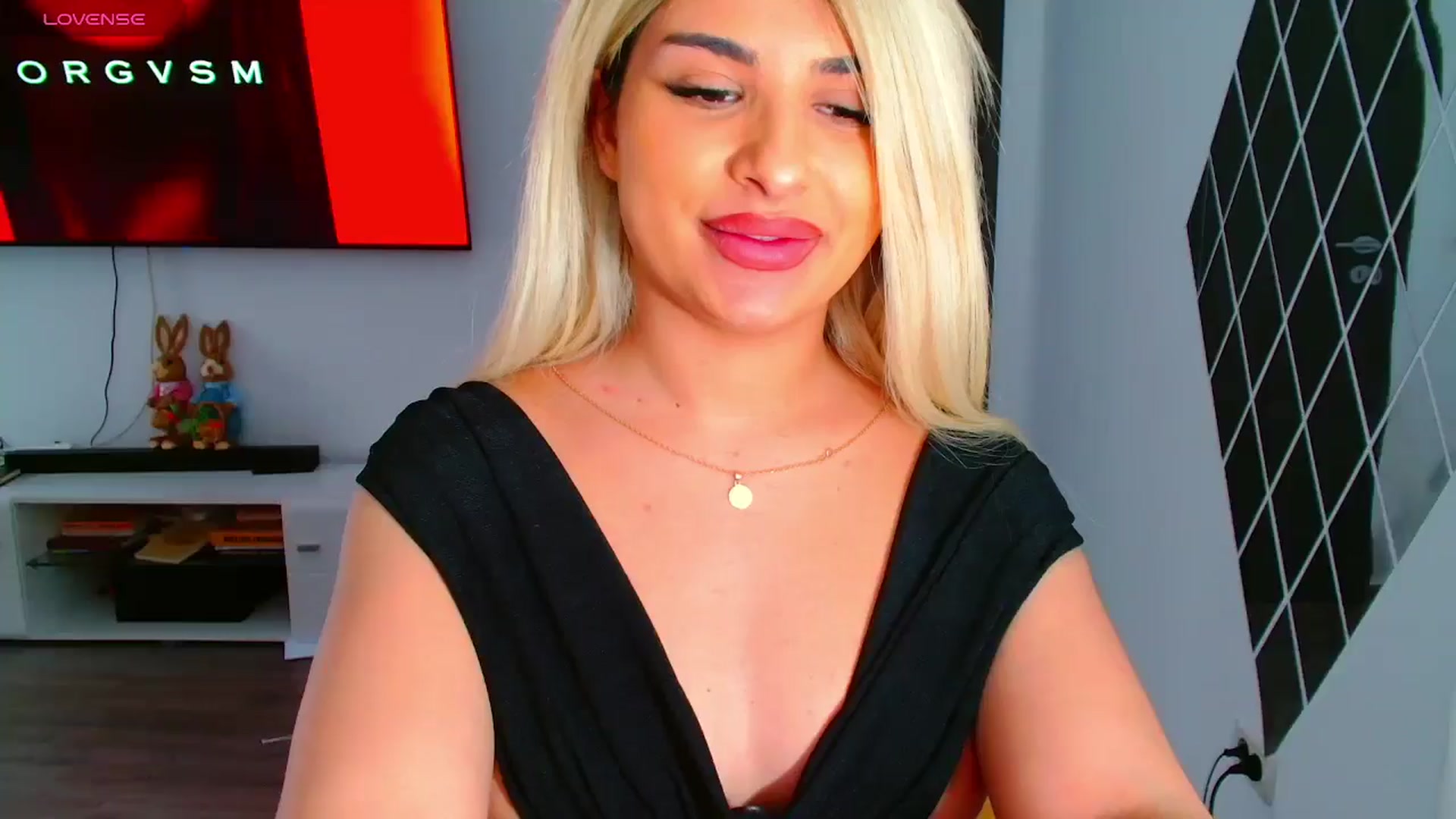Gallery image thumbnail from Candy1's myfreecams stream on, 03/30/2025, 08:31 image 1 of 20