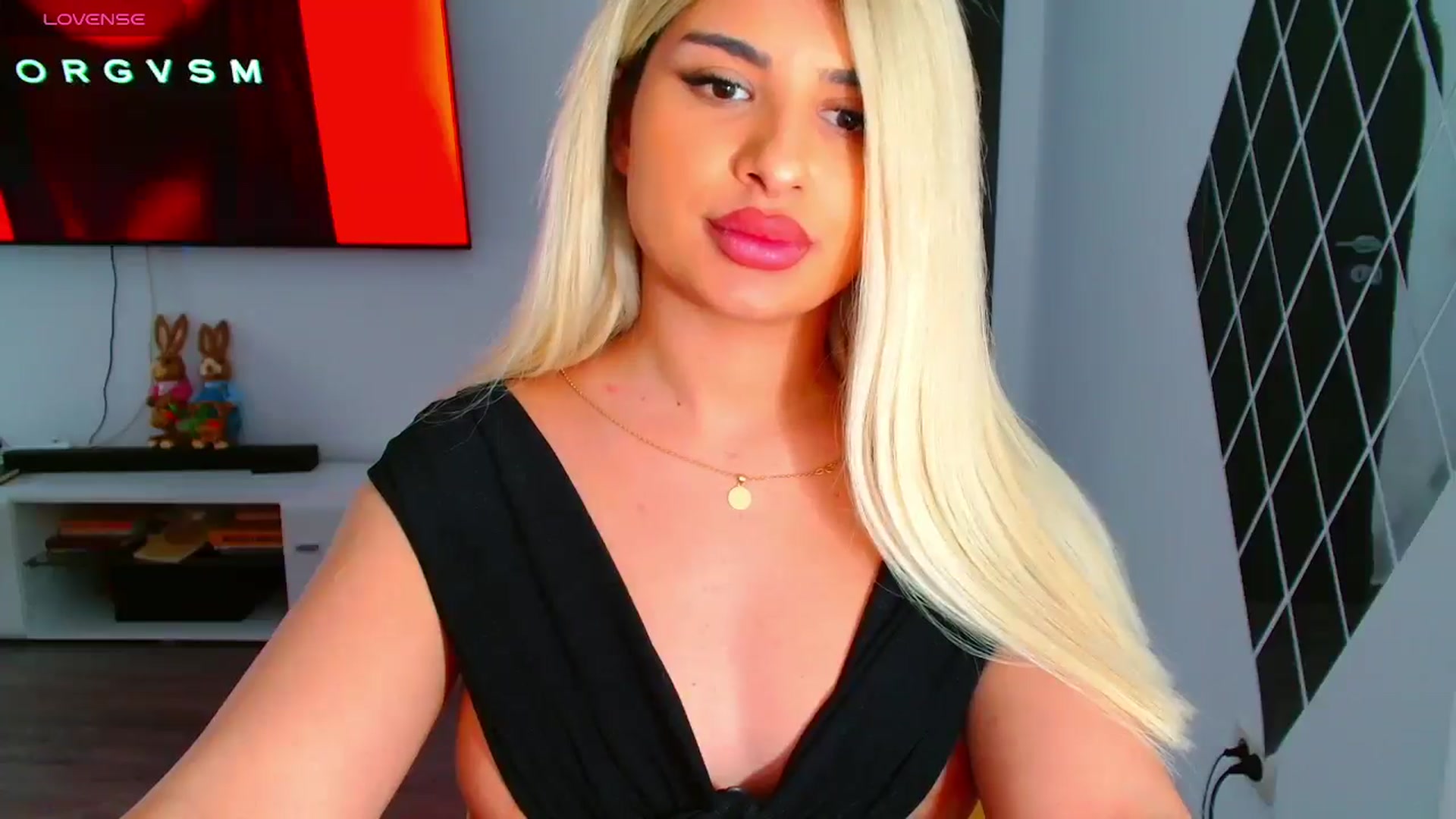 Gallery image thumbnail from Candy1's myfreecams stream on, 03/30/2025, 08:31 image 9 of 20