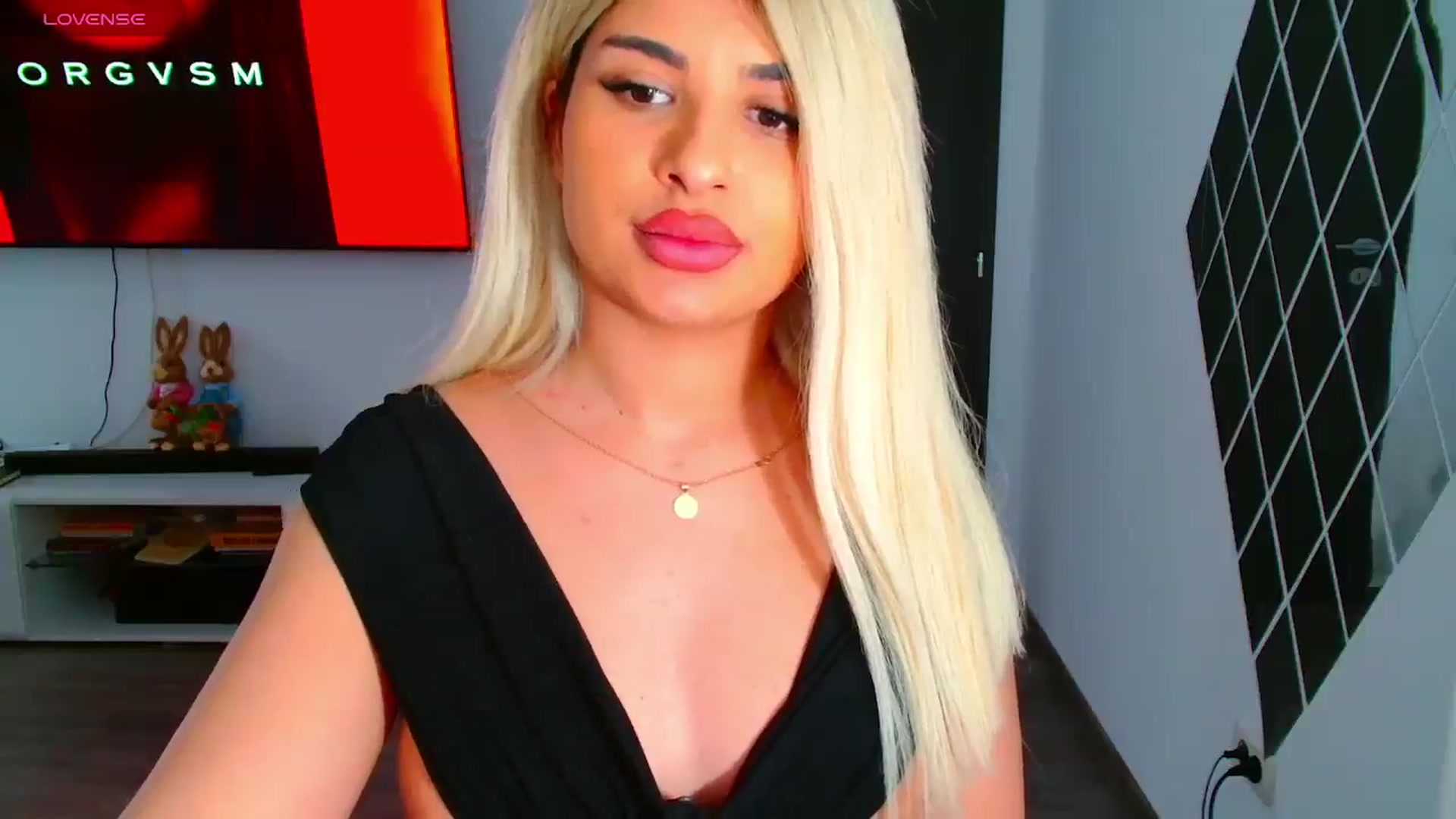 Gallery image thumbnail from Candy1's myfreecams stream on, 03/30/2025, 08:31 image 5 of 20