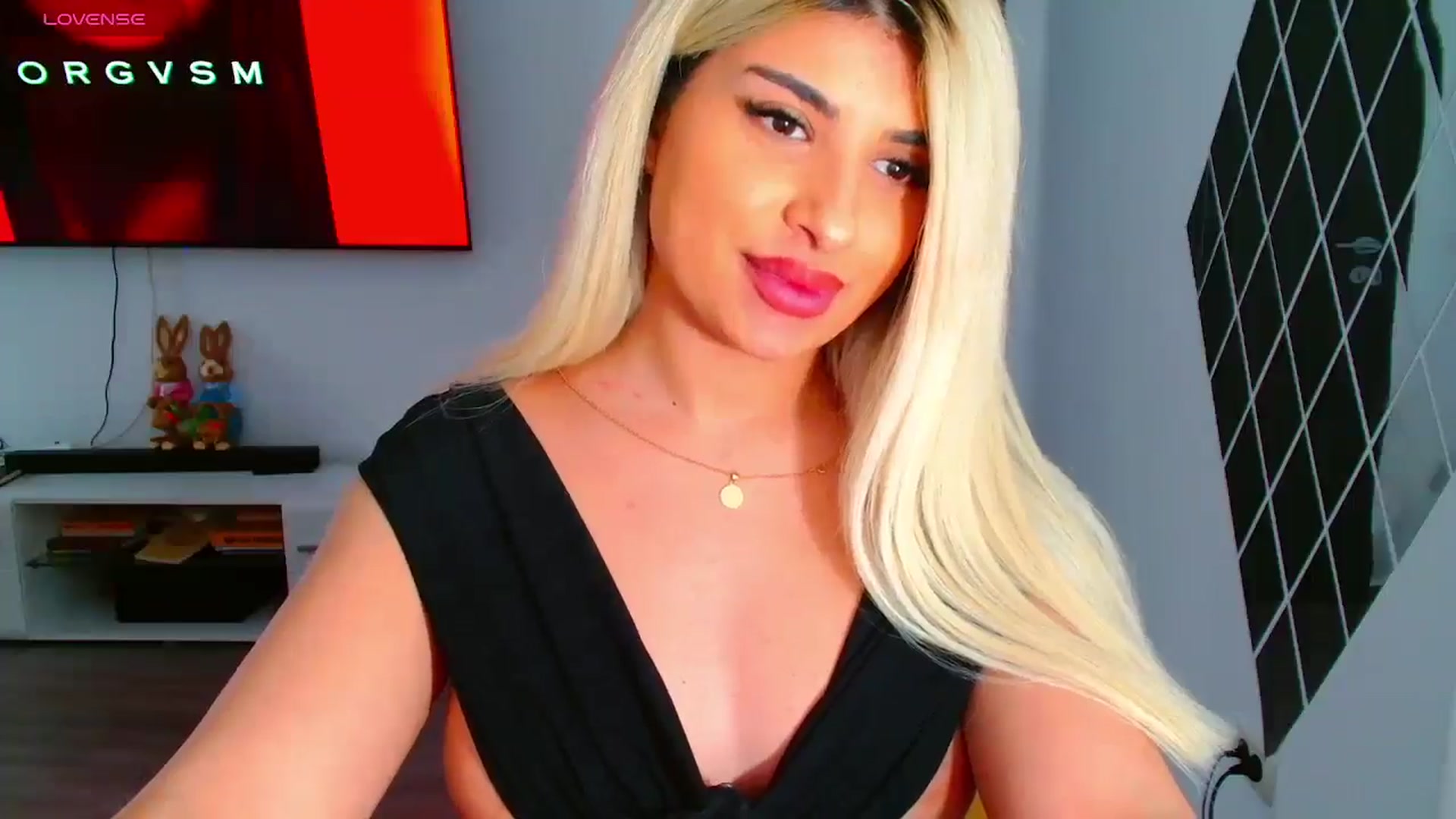Gallery image thumbnail from Candy1's myfreecams stream on, 03/30/2025, 08:31 image 8 of 20