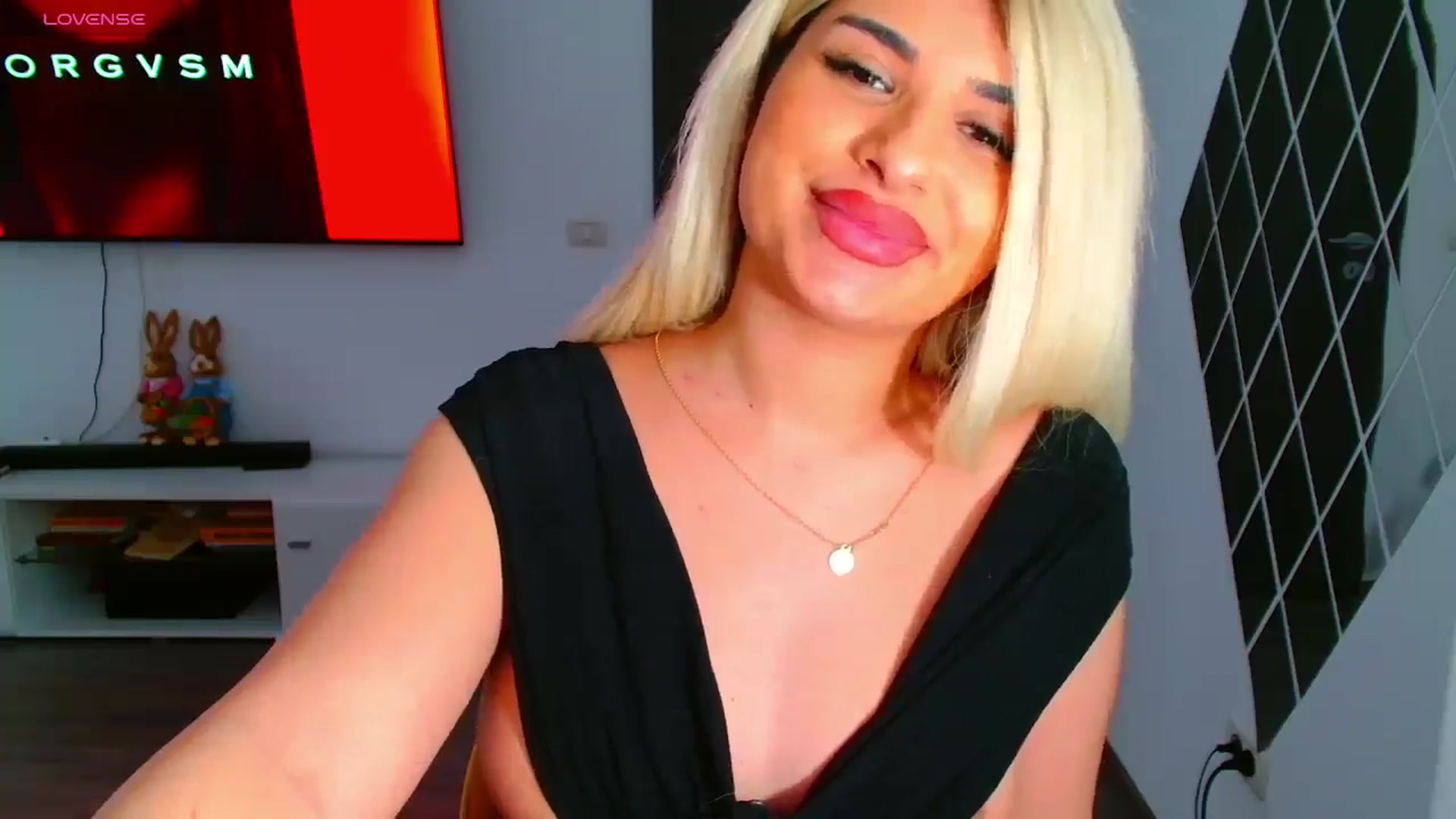Gallery image thumbnail from Candy1's myfreecams stream on, 03/30/2025, 08:31 image 18 of 20