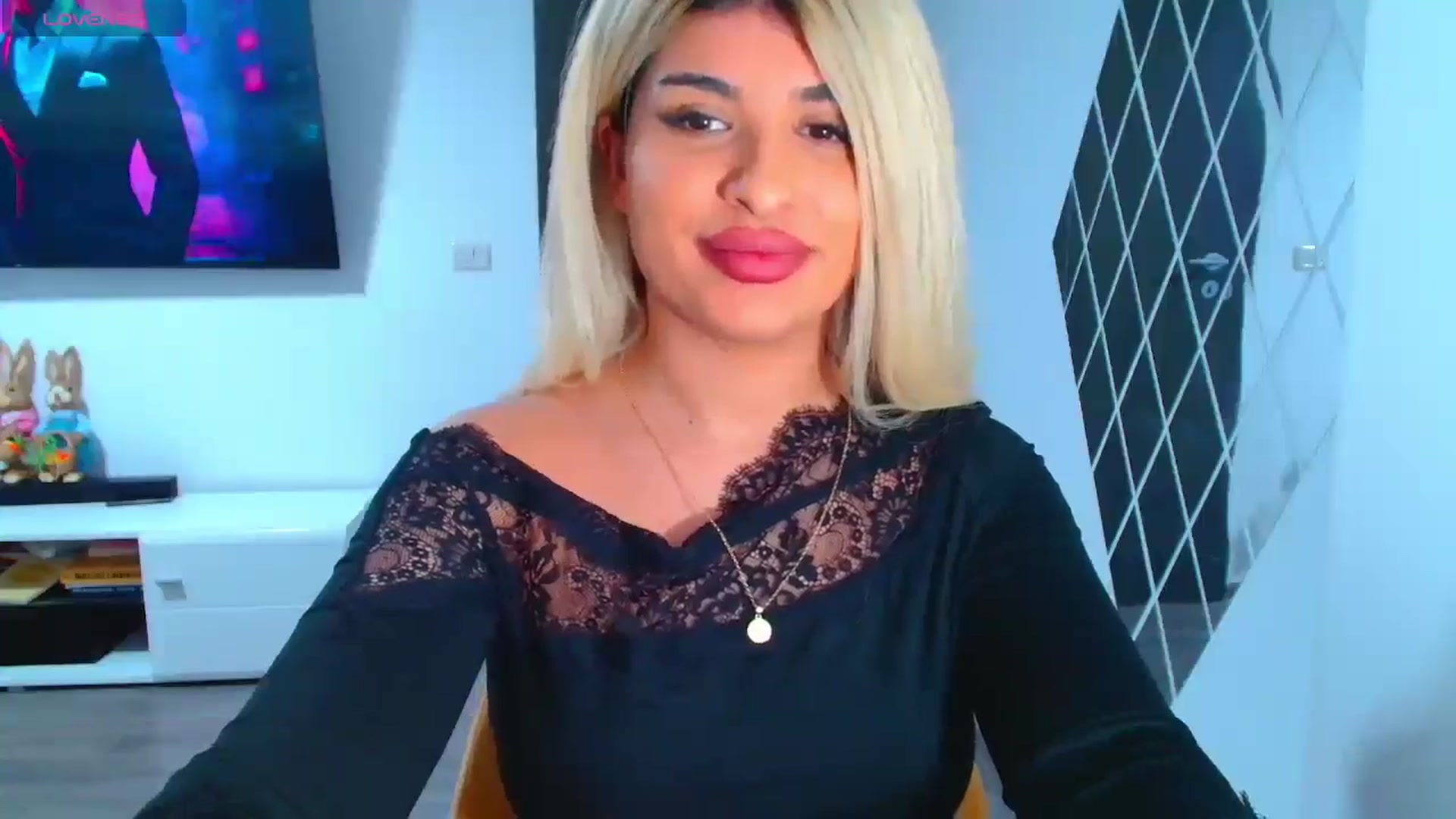 Gallery image thumbnail from Candy1's myfreecams stream on, 04/01/2025, 08:07 image 17 of 20