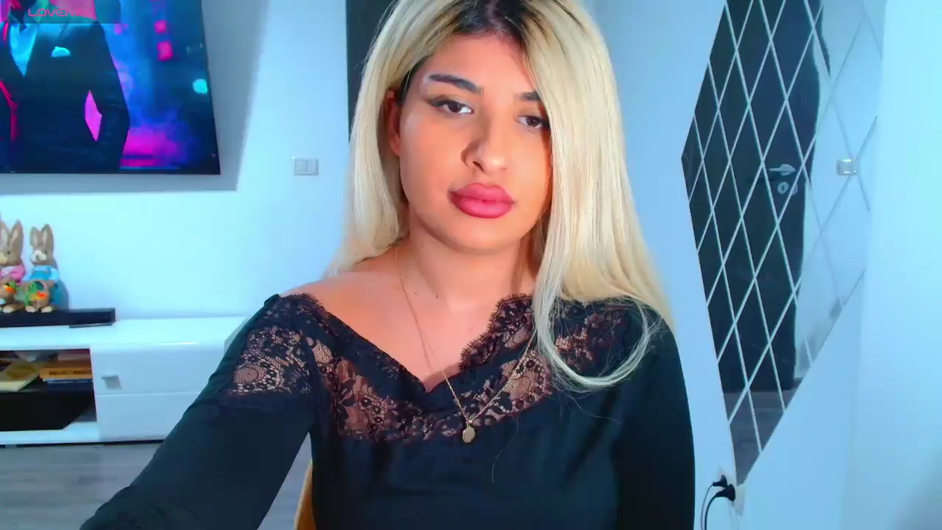 Gallery image thumbnail from Candy1's myfreecams stream on, 04/01/2025, 08:07 image 19 of 20
