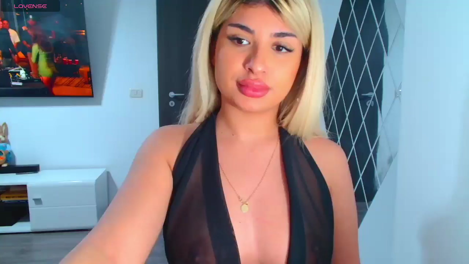 Gallery image thumbnail from Candy1's myfreecams stream on, 04/02/2025, 06:22 image 19 of 20