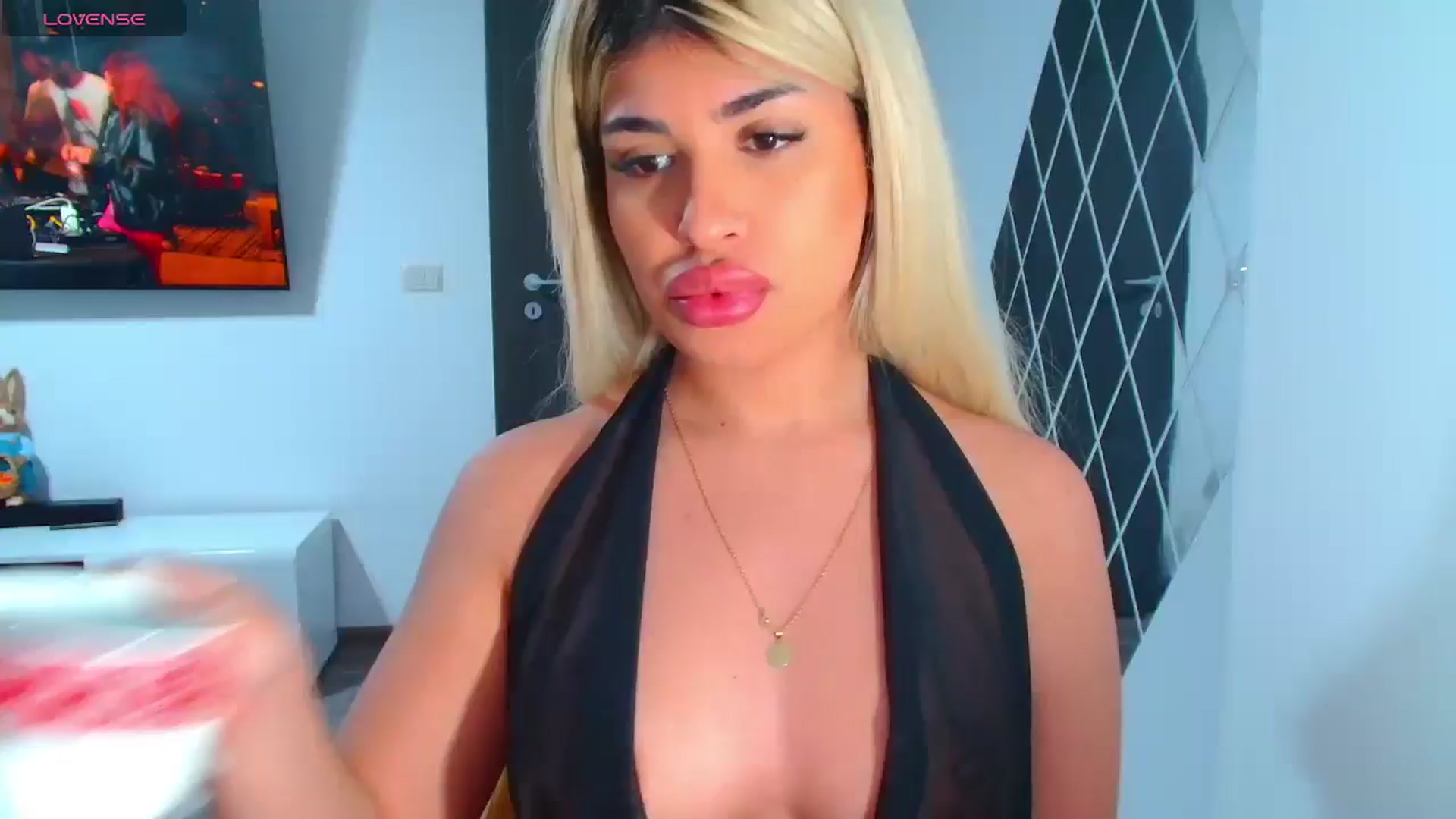 Gallery image thumbnail from Candy1's myfreecams stream on, 04/02/2025, 06:22 image 13 of 20