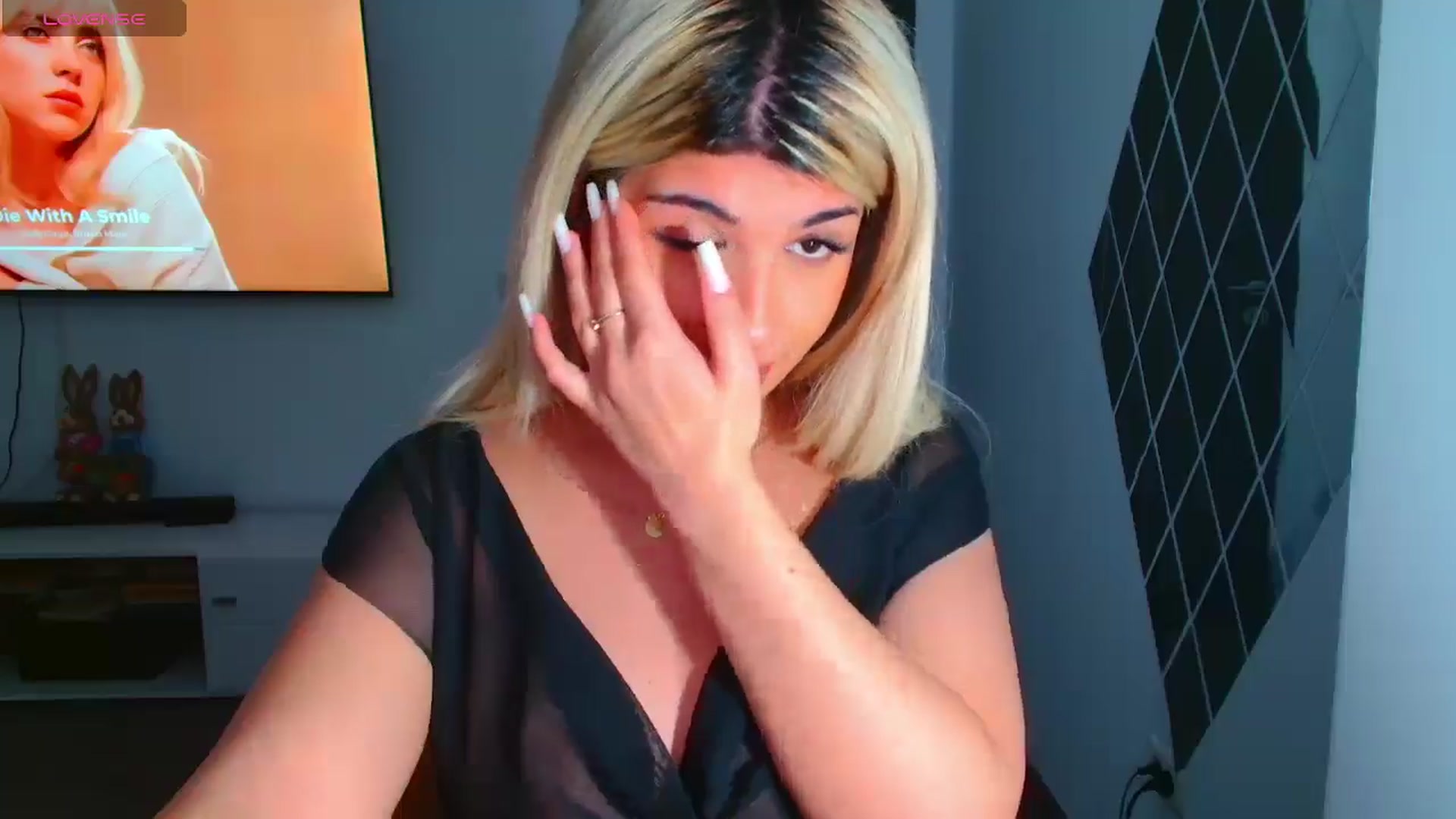 Gallery image thumbnail from Candy1's myfreecams stream on, 04/02/2025, 07:40 image 9 of 20