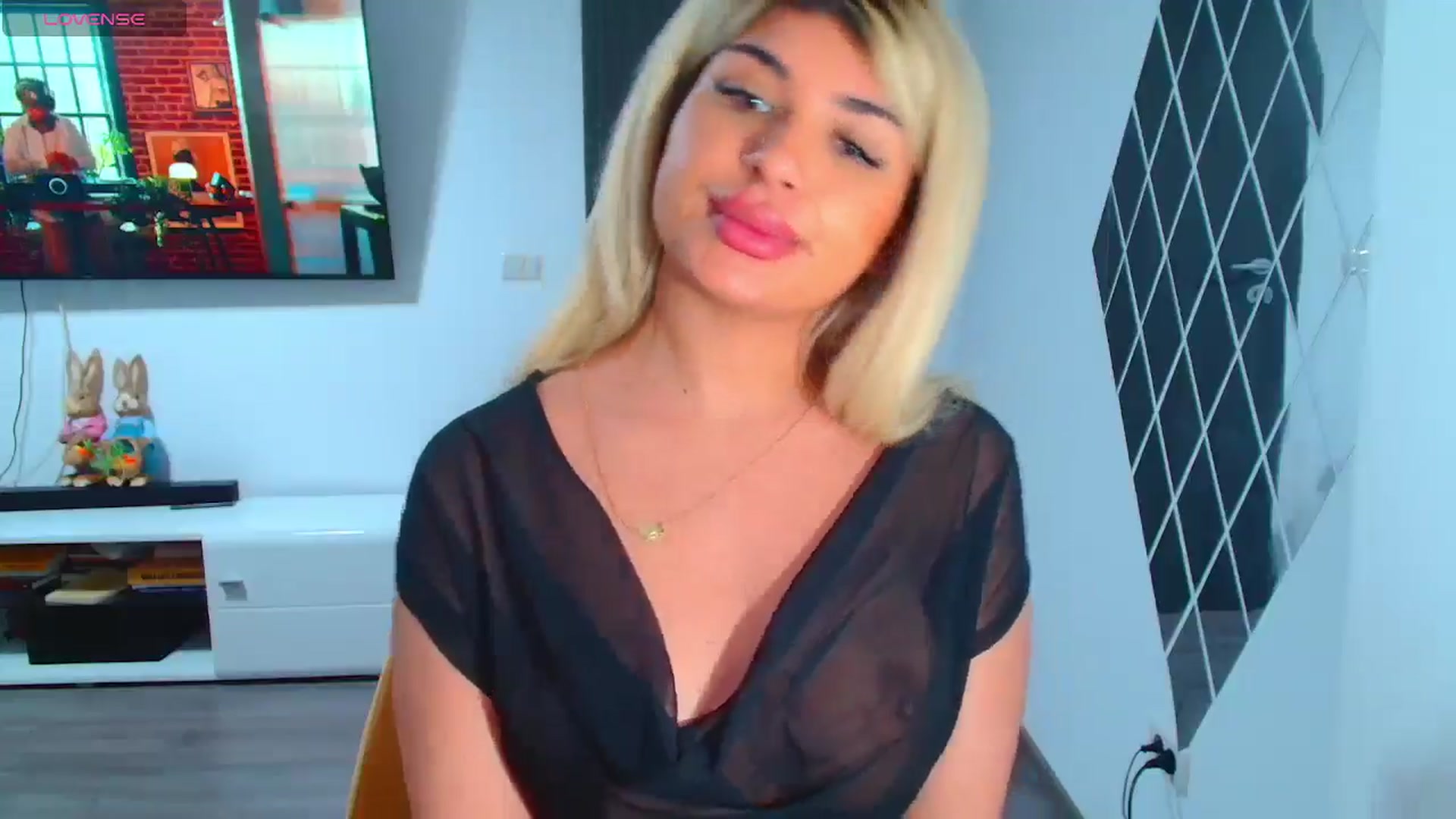 Gallery image thumbnail from Candy1's myfreecams stream on, 04/02/2025, 07:40 image 2 of 20