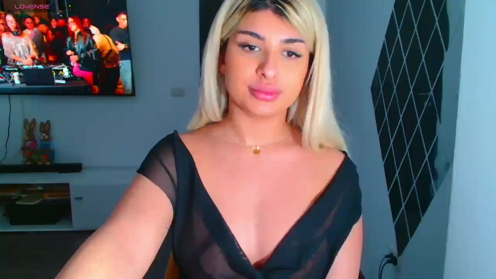 Gallery image thumbnail from Candy1's myfreecams stream on, 04/02/2025, 08:52 image 7 of 20
