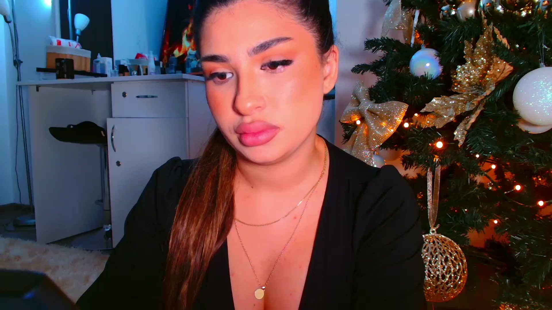 Gallery image thumbnail from Candy1's myfreecams stream on, 01/03/2026, 18:50 image 5 of 20