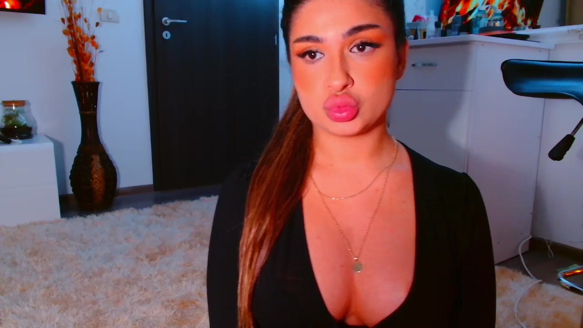 Gallery image thumbnail from Candy1's myfreecams stream on, 01/03/2026, 21:11 image 8 of 20