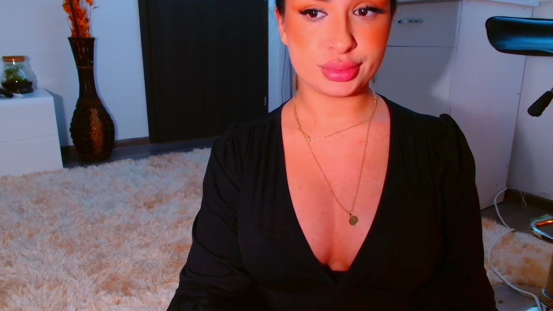 Gallery image thumbnail from Candy1's myfreecams stream on, 01/03/2026, 21:11 image 7 of 20