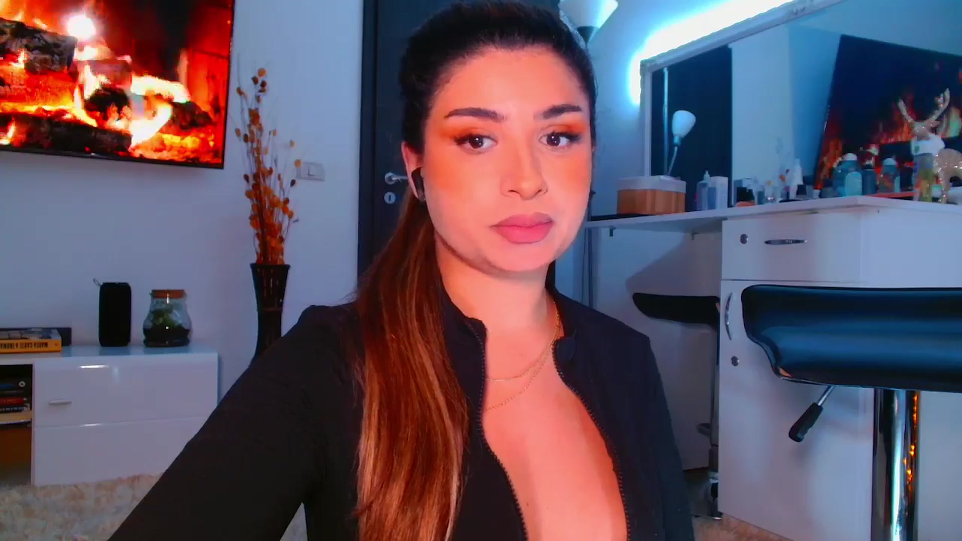 Gallery image thumbnail from Candy1's myfreecams stream on, 01/05/2026, 22:08 image 16 of 20
