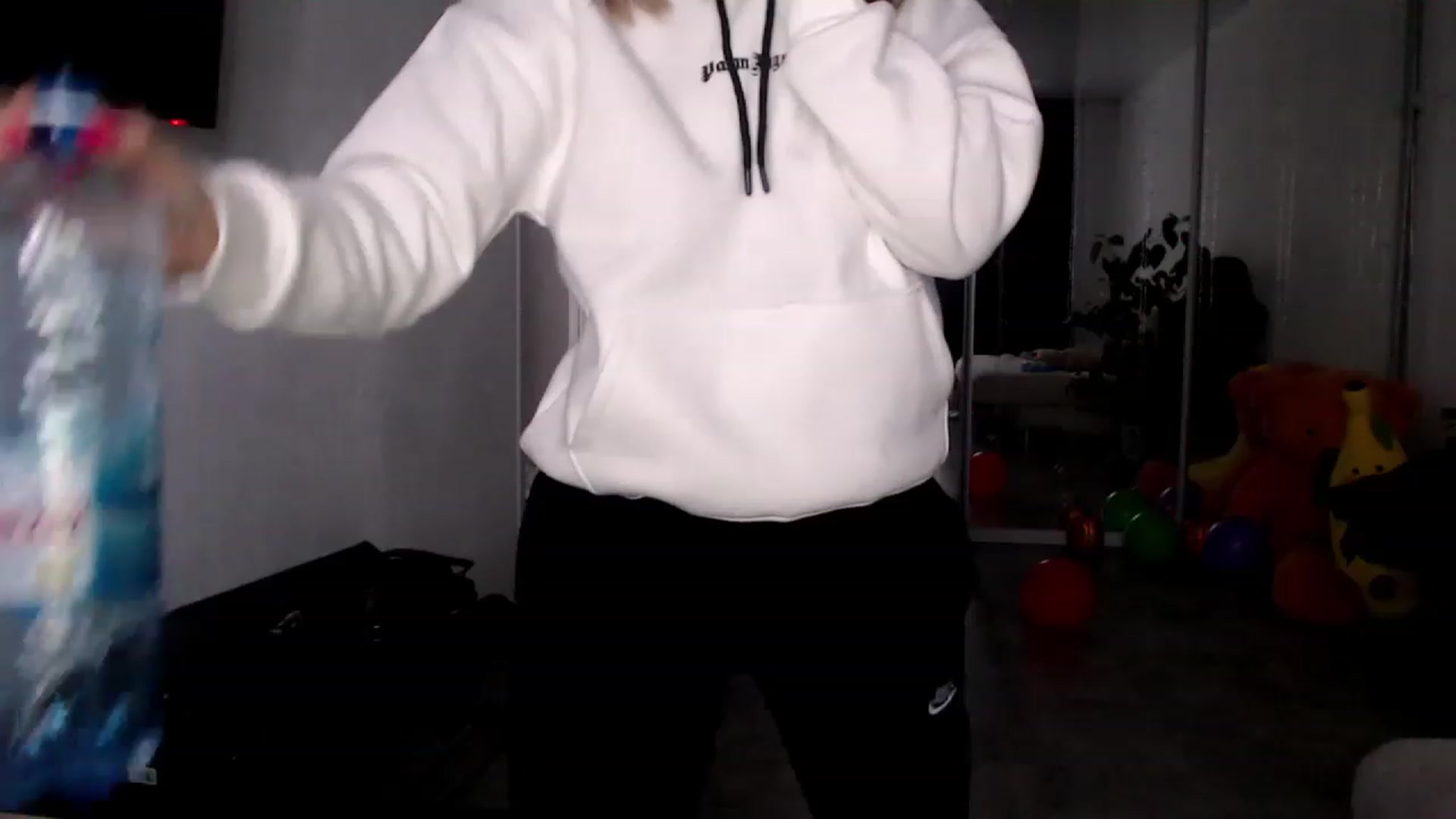 Gallery image thumbnail from CandyBunie's myfreecams stream on, 11/22/2022, 09:58 image 18 of 20