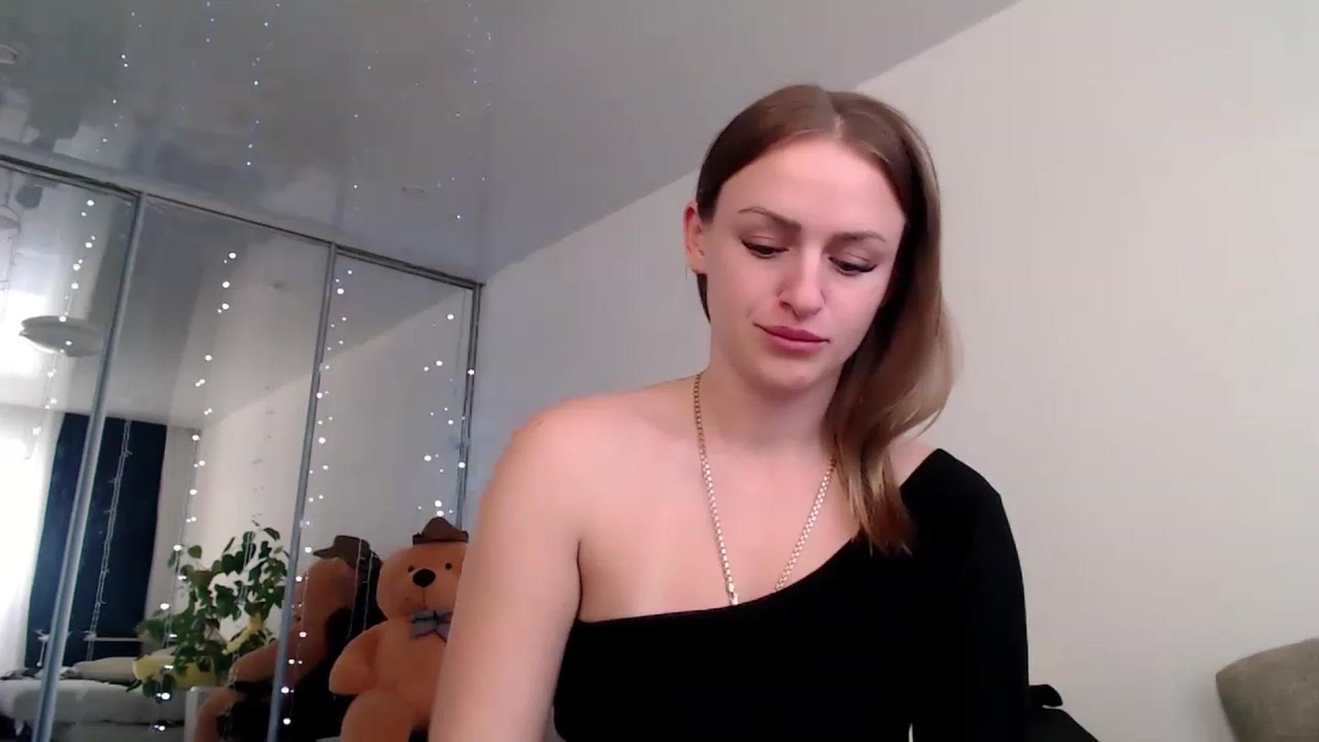 Gallery image thumbnail from CandyBunie's myfreecams stream on, 12/09/2022, 08:43 image 15 of 20