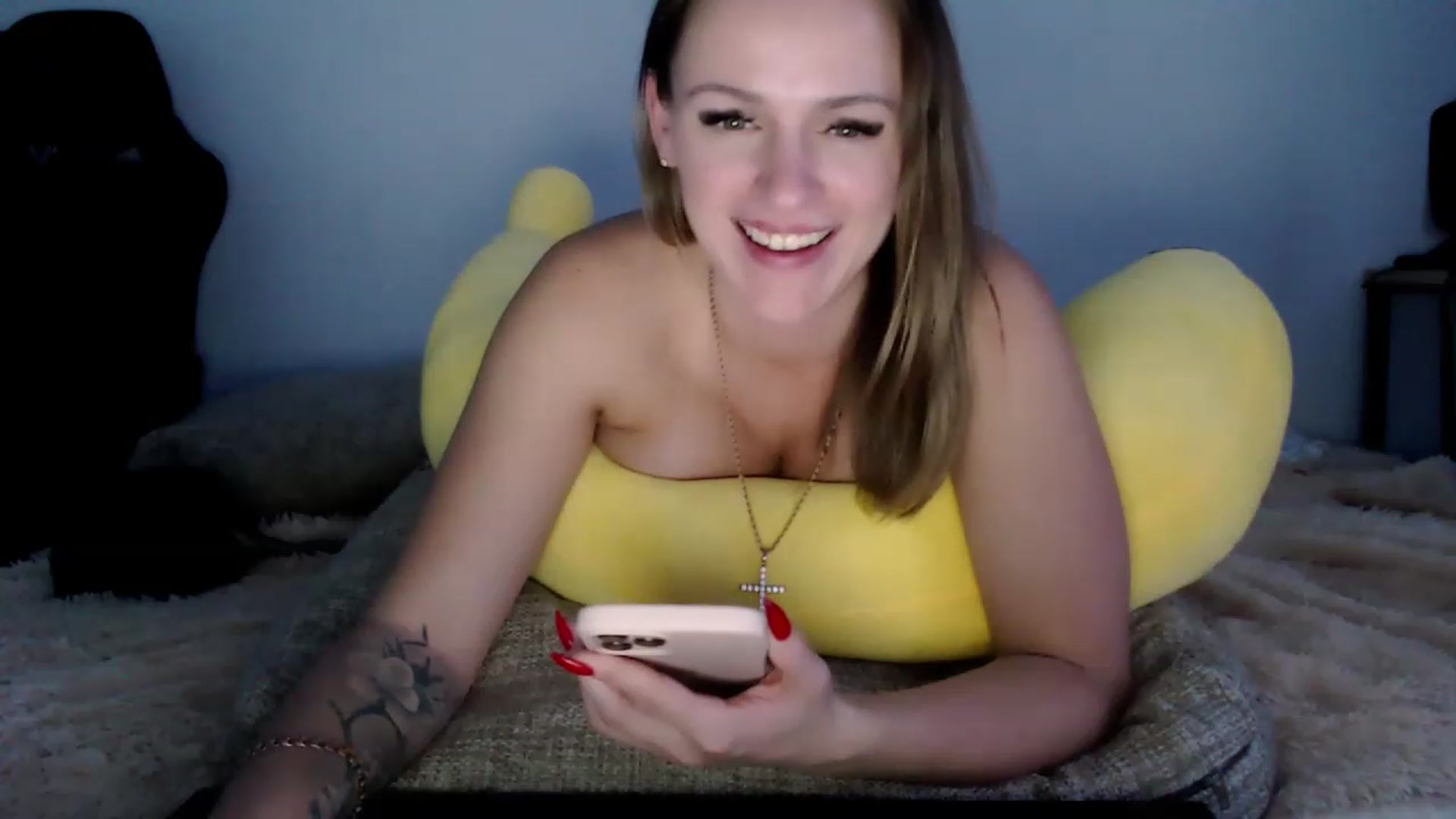 Gallery image thumbnail from CandyBunie's myfreecams stream on, 12/19/2022, 09:55 image 20 of 20