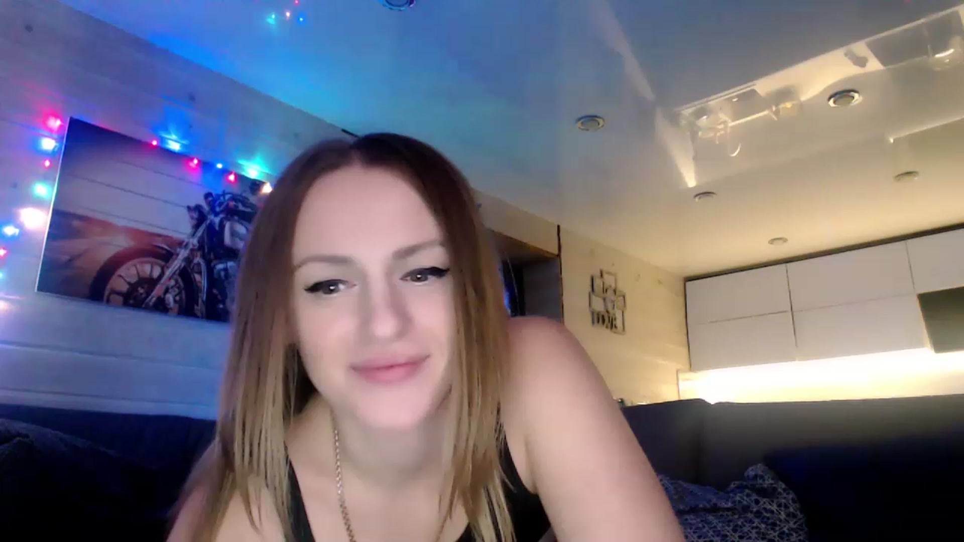Gallery image thumbnail from CandyBunie's myfreecams stream on, 01/13/2023, 07:50 image 4 of 20