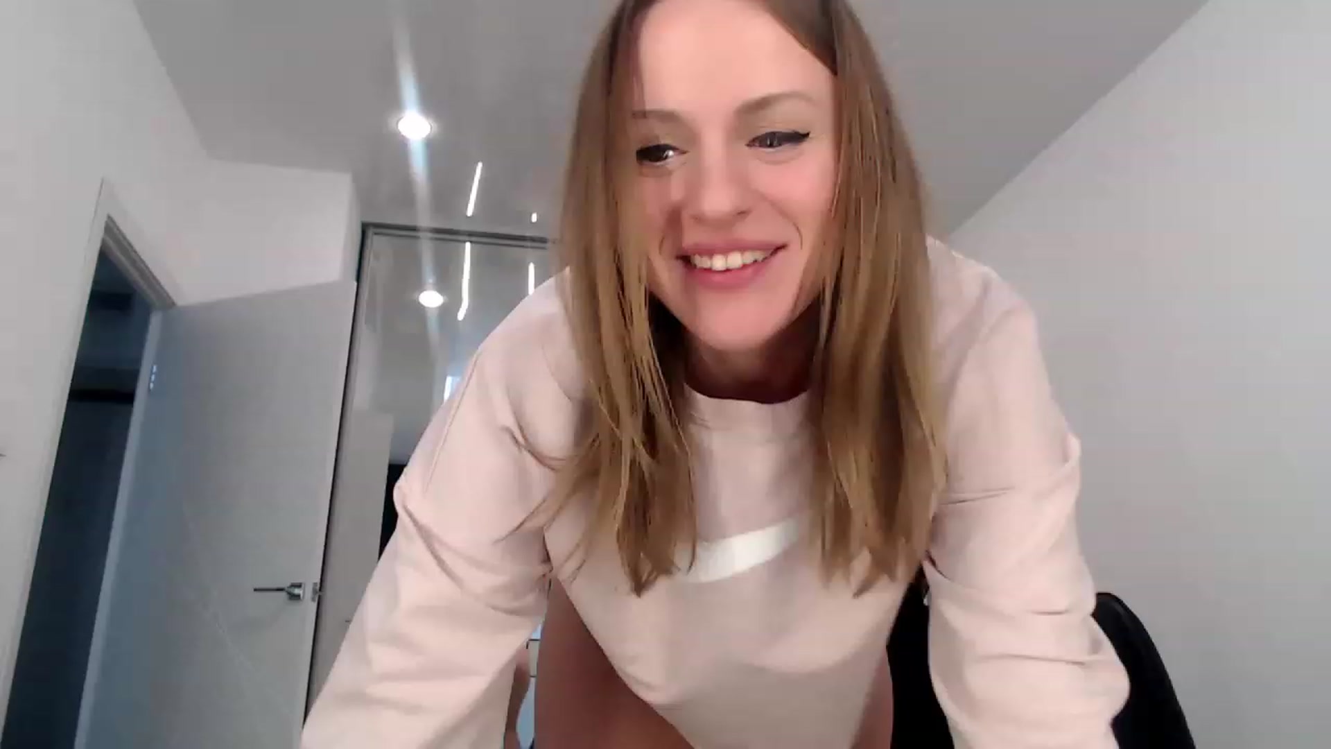 Gallery image thumbnail from CandyBunie's myfreecams stream on, 01/19/2023, 09:24 image 19 of 20