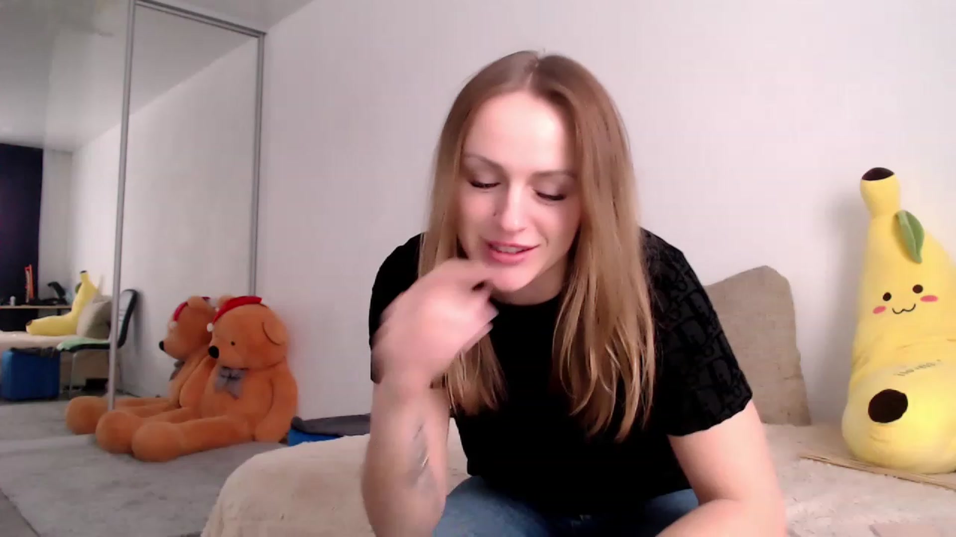 Gallery image thumbnail from CandyBunie's myfreecams stream on, 01/27/2023, 09:09 image 16 of 20